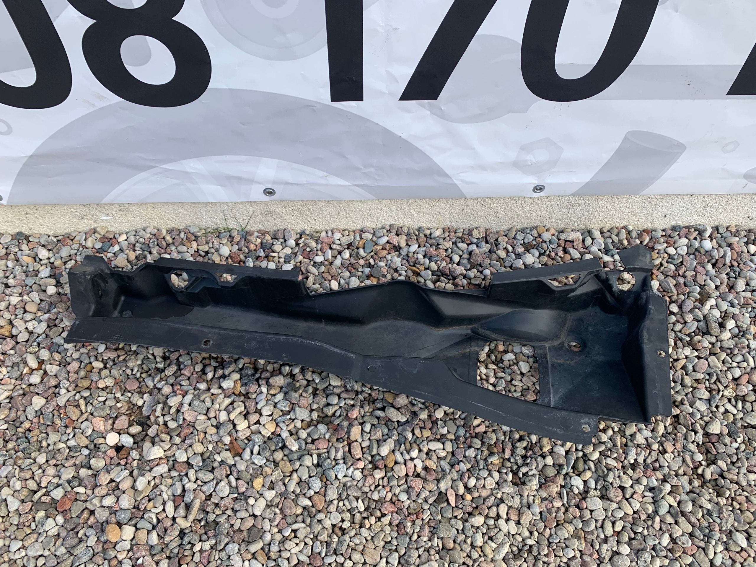 cover under the window left CHRYSLER 300C 3.0 V6 CRD 04806310AC 52882