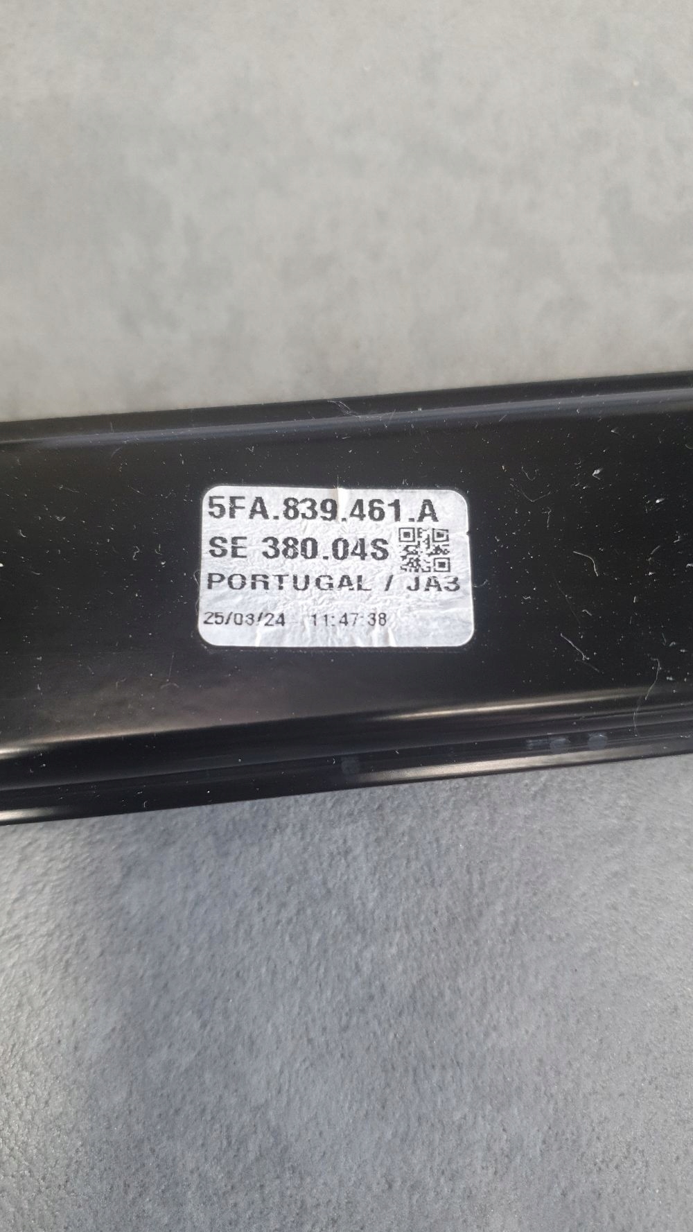 Cupra Formentor window regulator left rear part of the rear 5FA839461A