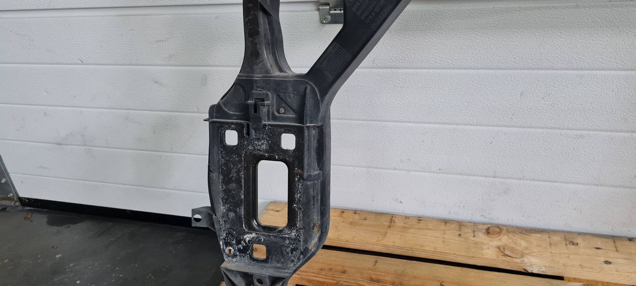 Q5 8R support panel for radiators pillar iron 8R0805594 8R0805594