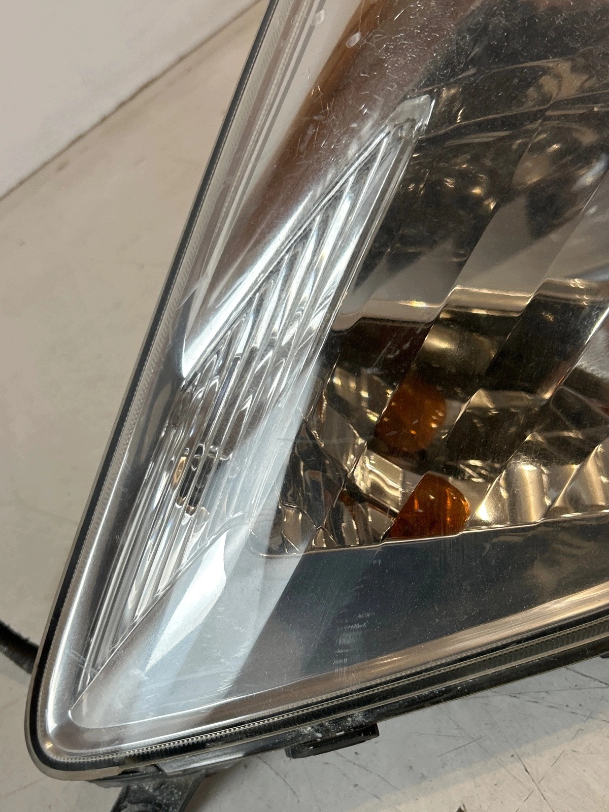 light front front left Toyota Prius II Uk Anglik