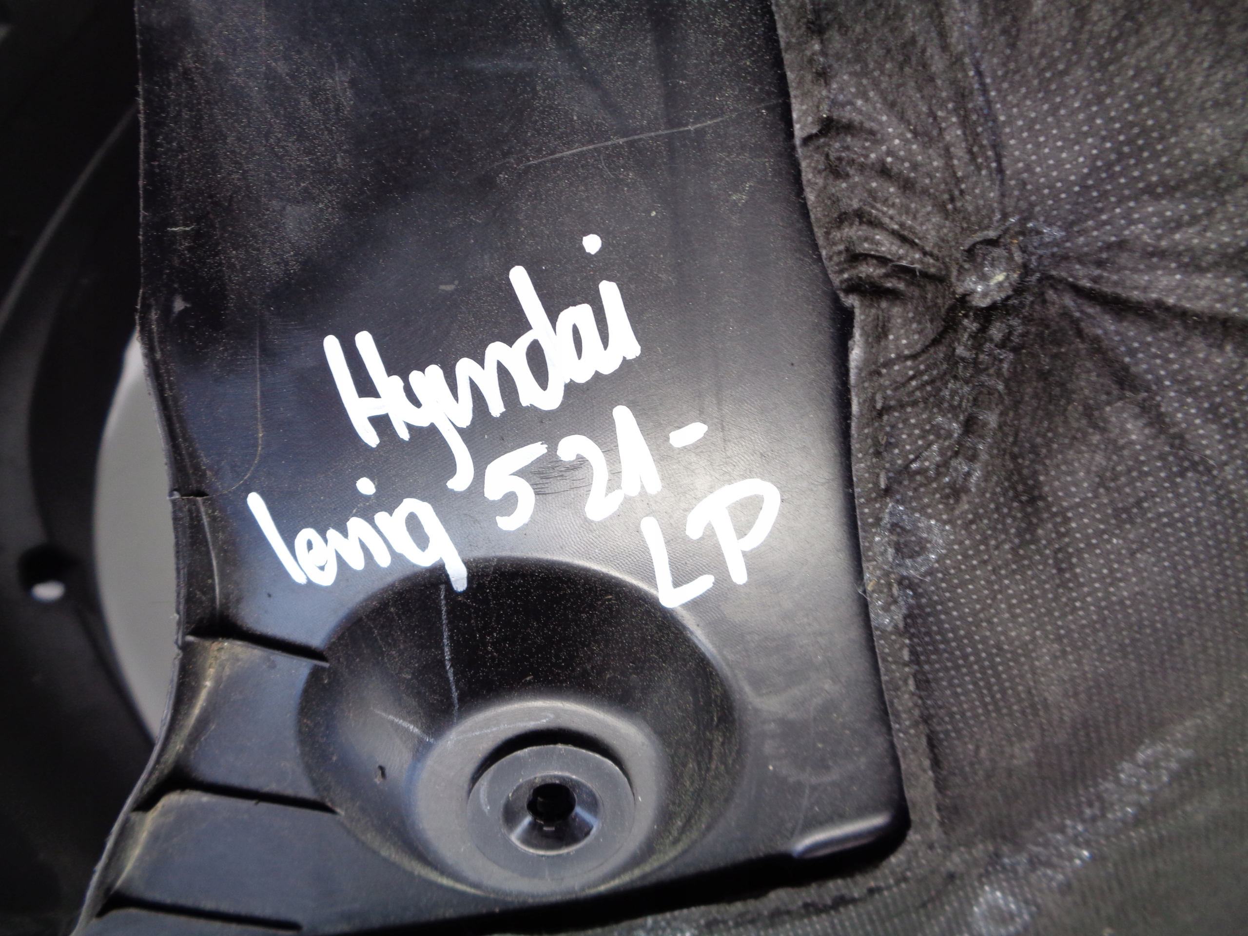 mudguard left front HYUNDAI IONIQ 5 21