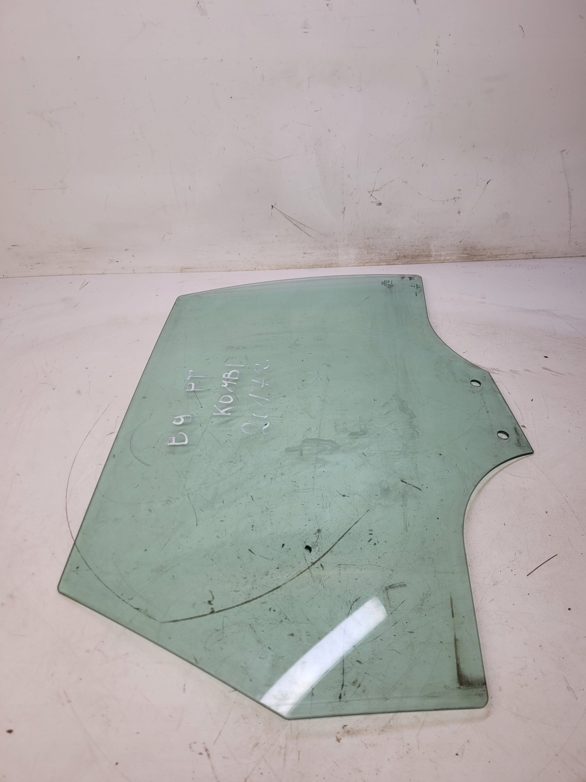 window side door right rear part AUDI A4 B9 8W9 2017R