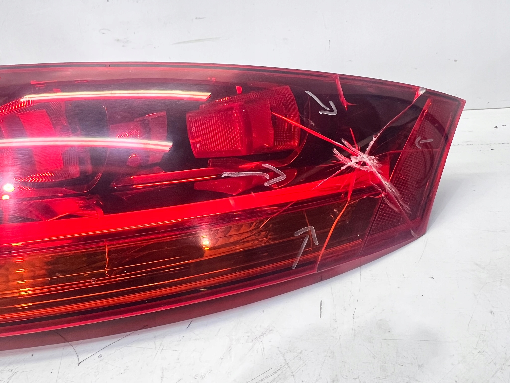 Licht rechts heck AUDI TT 8J0945096C besch..