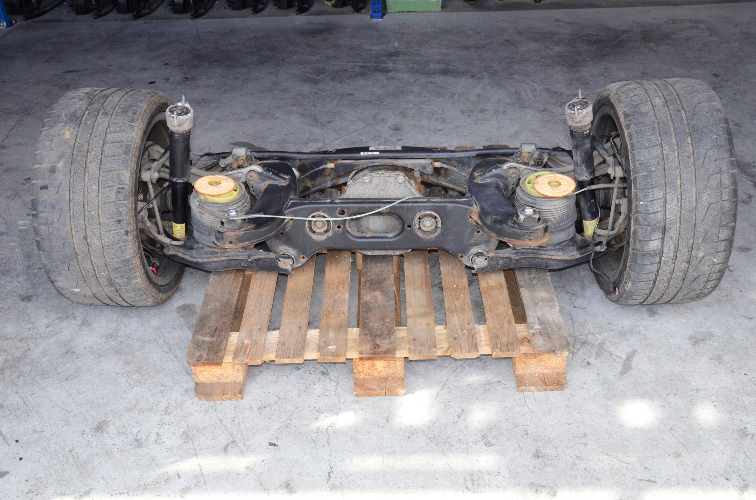 MERCEDES CLS ZAWIESZENIE TYLNE 4MATIC A2183509301 Numer katalogowy części A2183509301