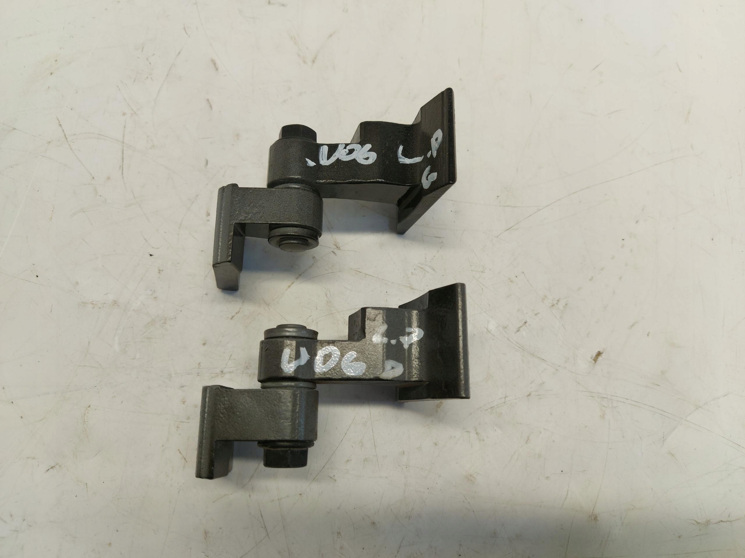 BMW U06 200i hinge door front left gora dol komplet