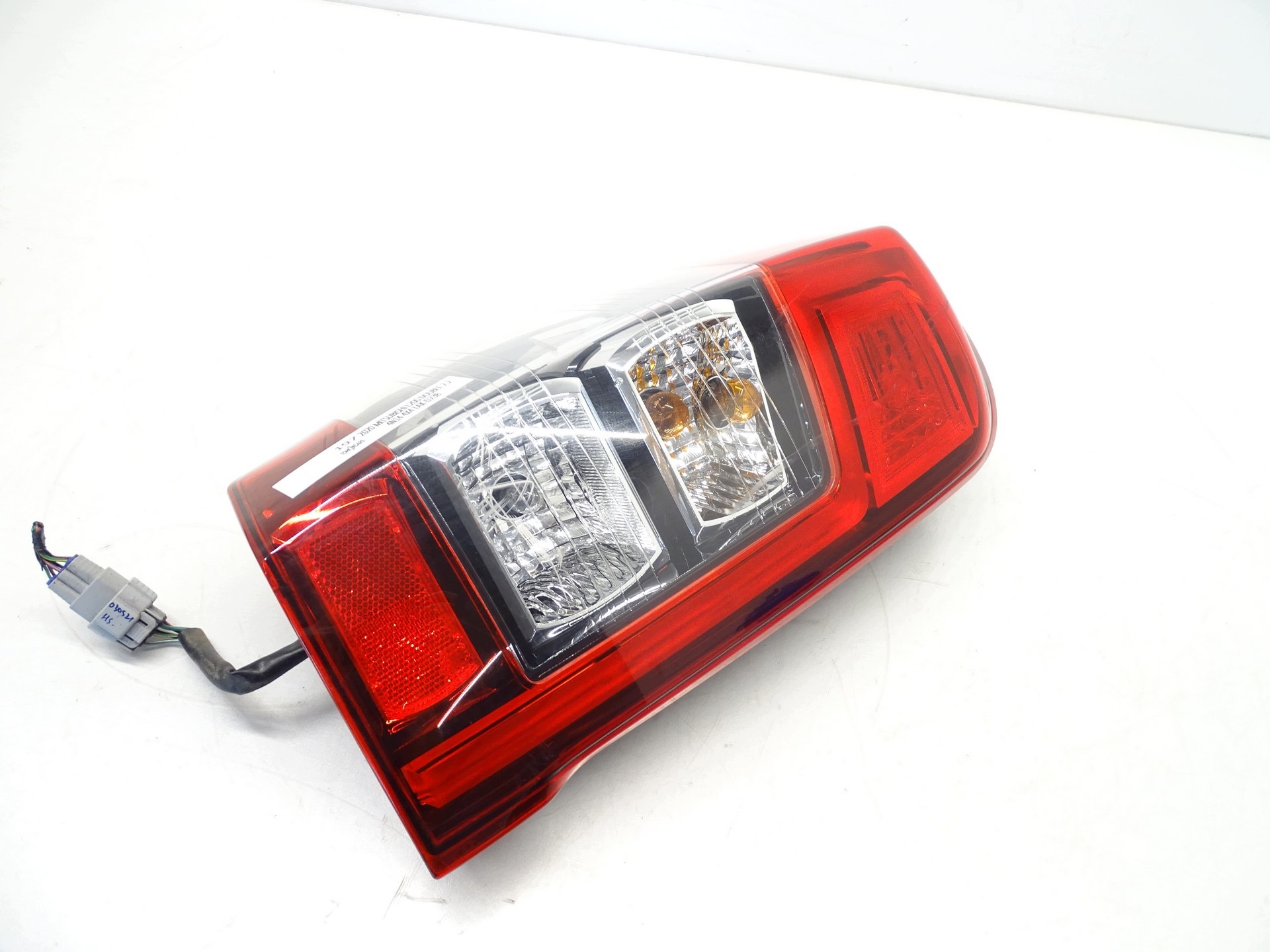 light rear part rear left Mitsubishi L200 8330B213 2020R