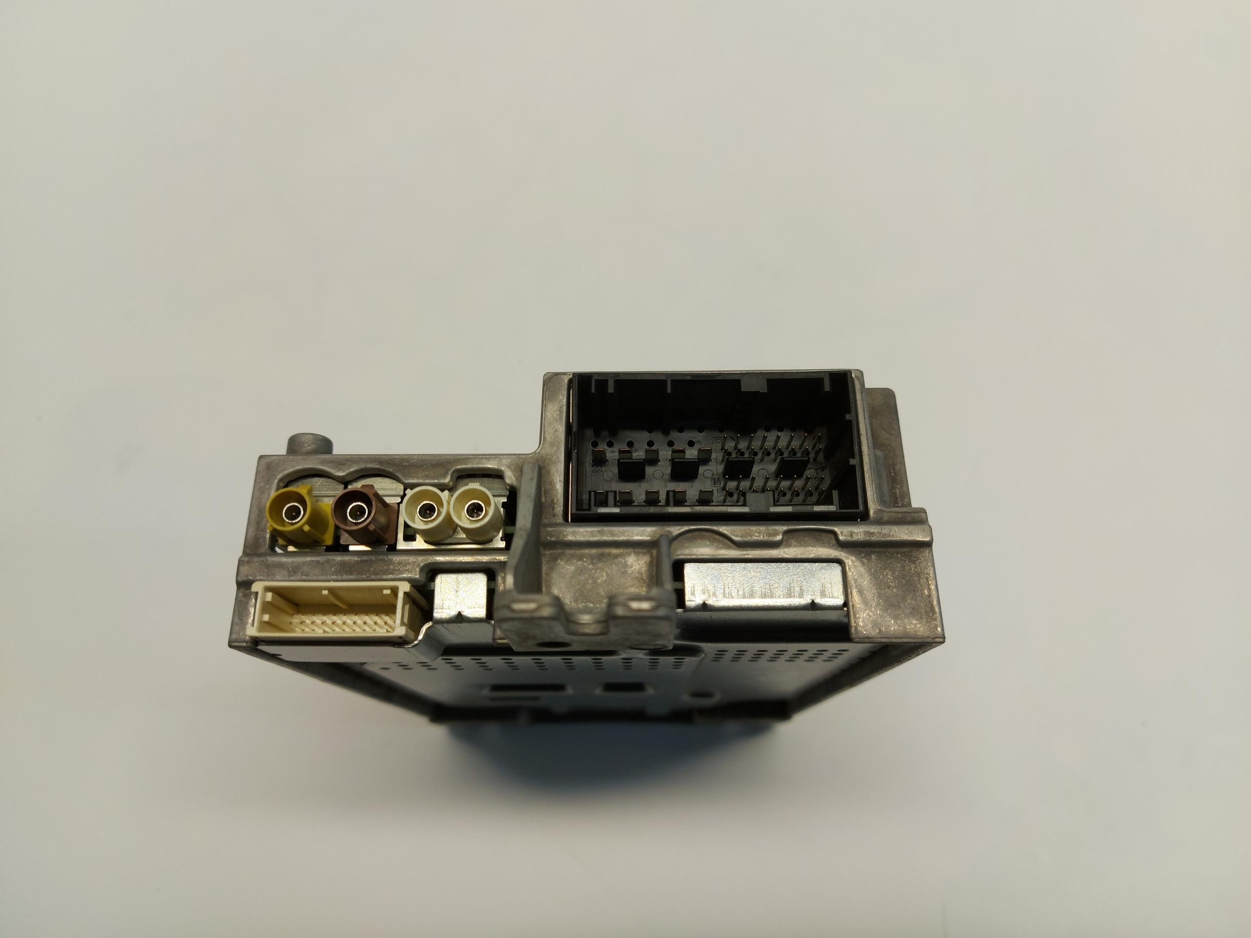 BMW G20 330e amplifier DZWIEKU 7928596