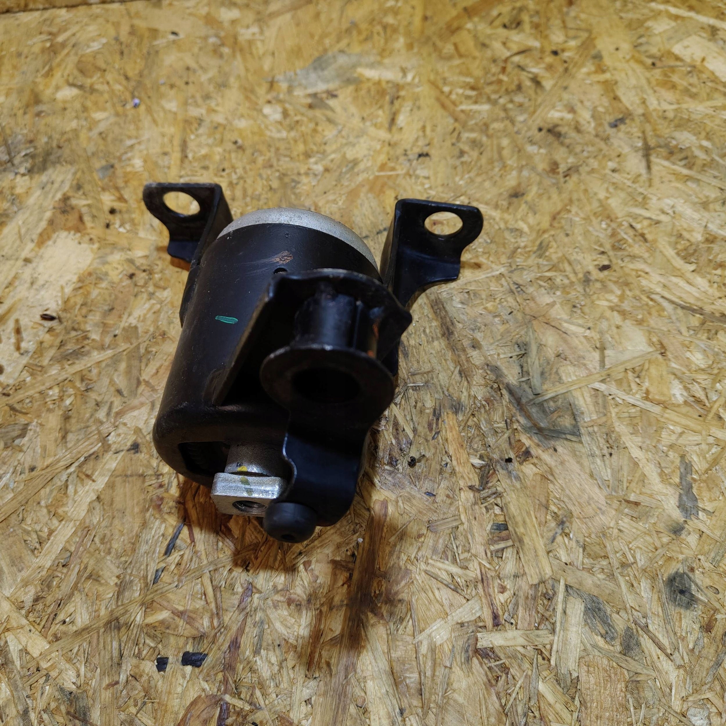 engine mount Ford Ecosport GN116F012DA