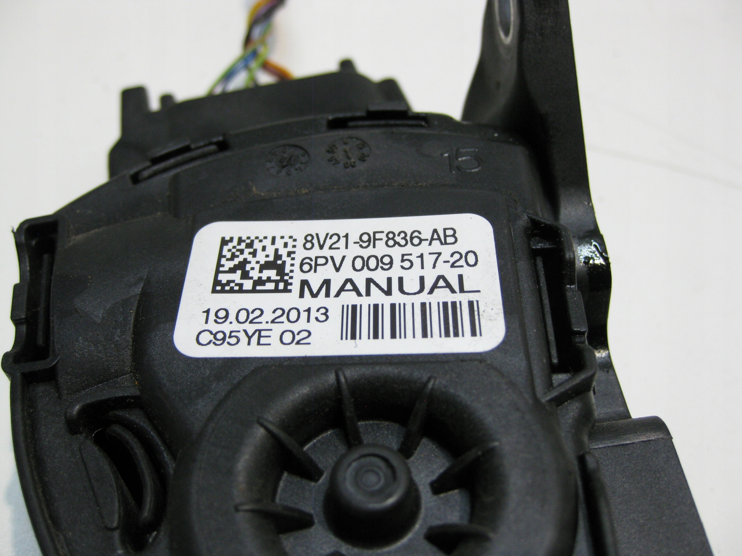 FORD B-MAX 13R 1.0EB accelerator pedal potentiometer MANUAL 8V21-9F836-AB