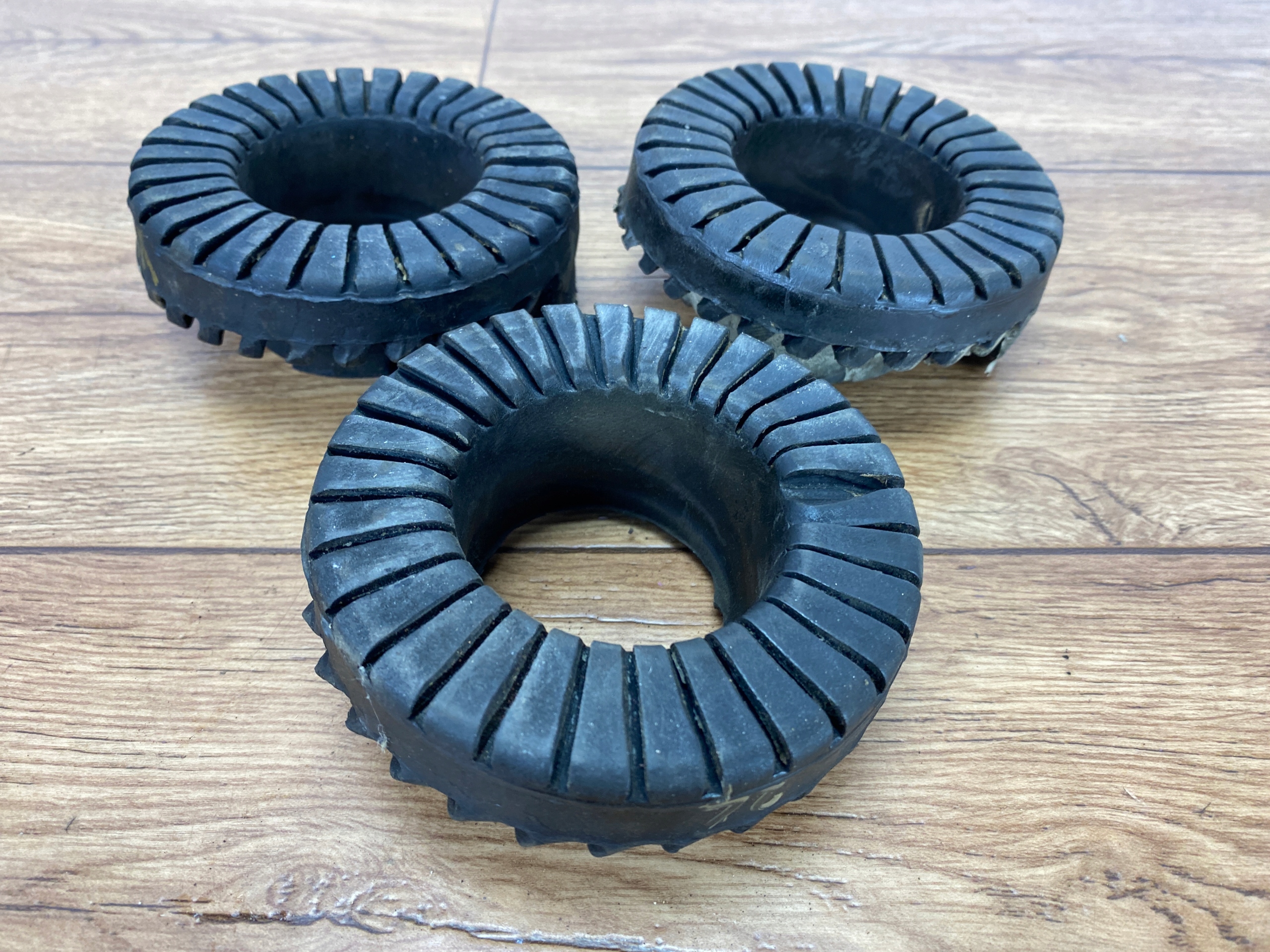 holder springs tyres pad Dodge Charger Challenger 2015+ USA