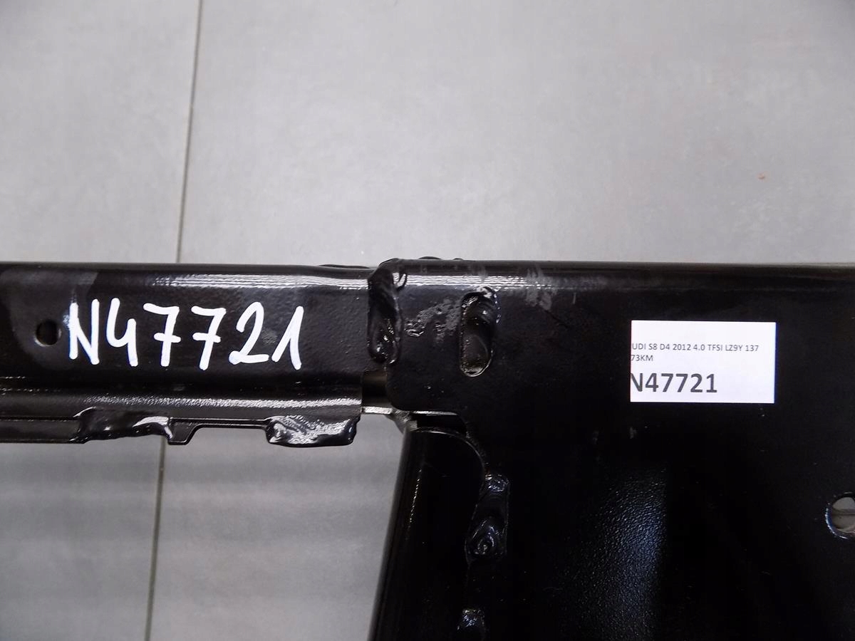 AUDI S8 A8 D4 sider support of the dashboard 4H1819079A