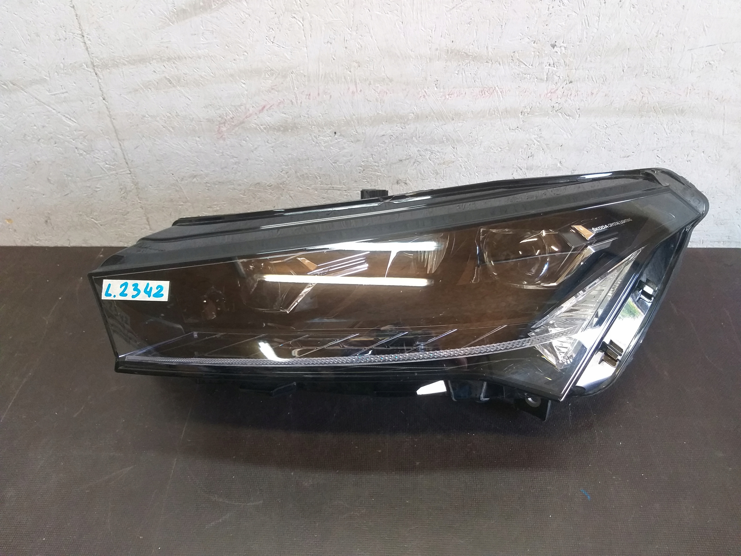 LIGHT FRONT LEFT SKODA ENYAQ FULL LED