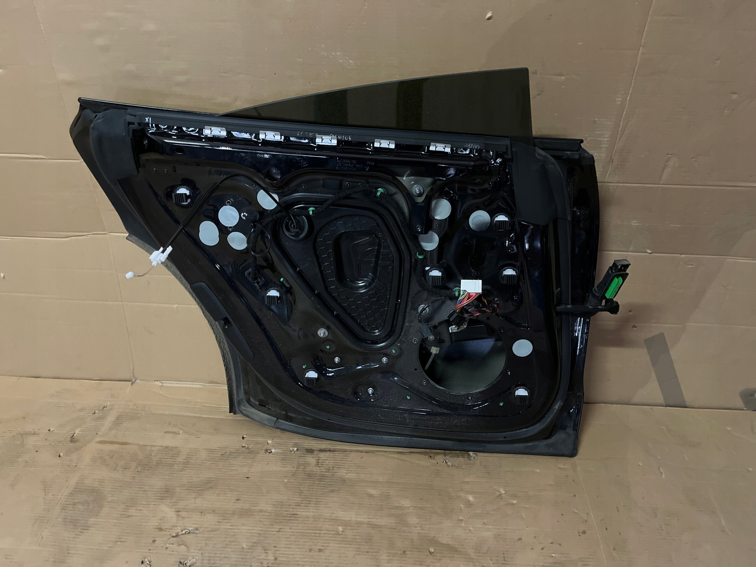 IDEALNE door KPL. rear. rear part left PORSCHE TAYCAN 1 9