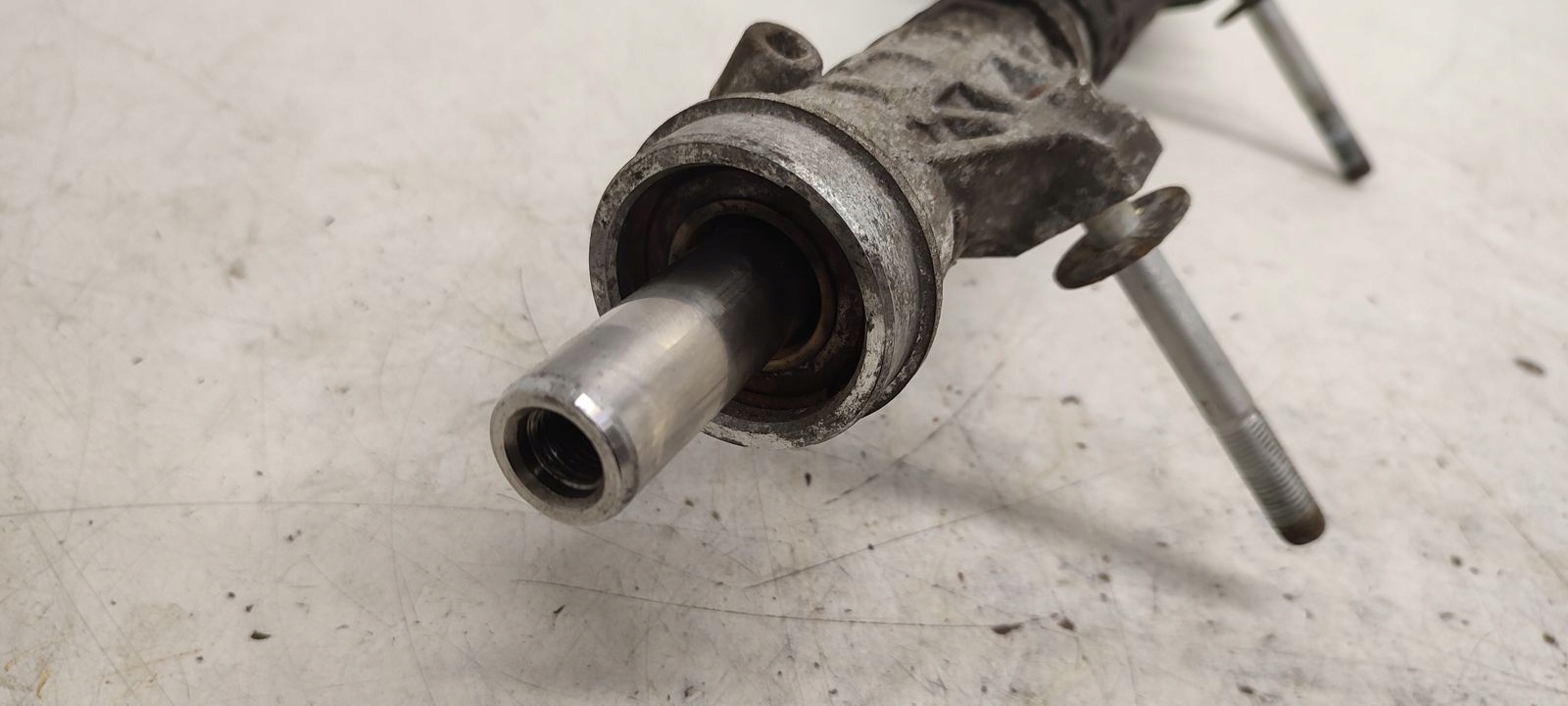 Boîte direction Citroen C4 et 1,6 HDI