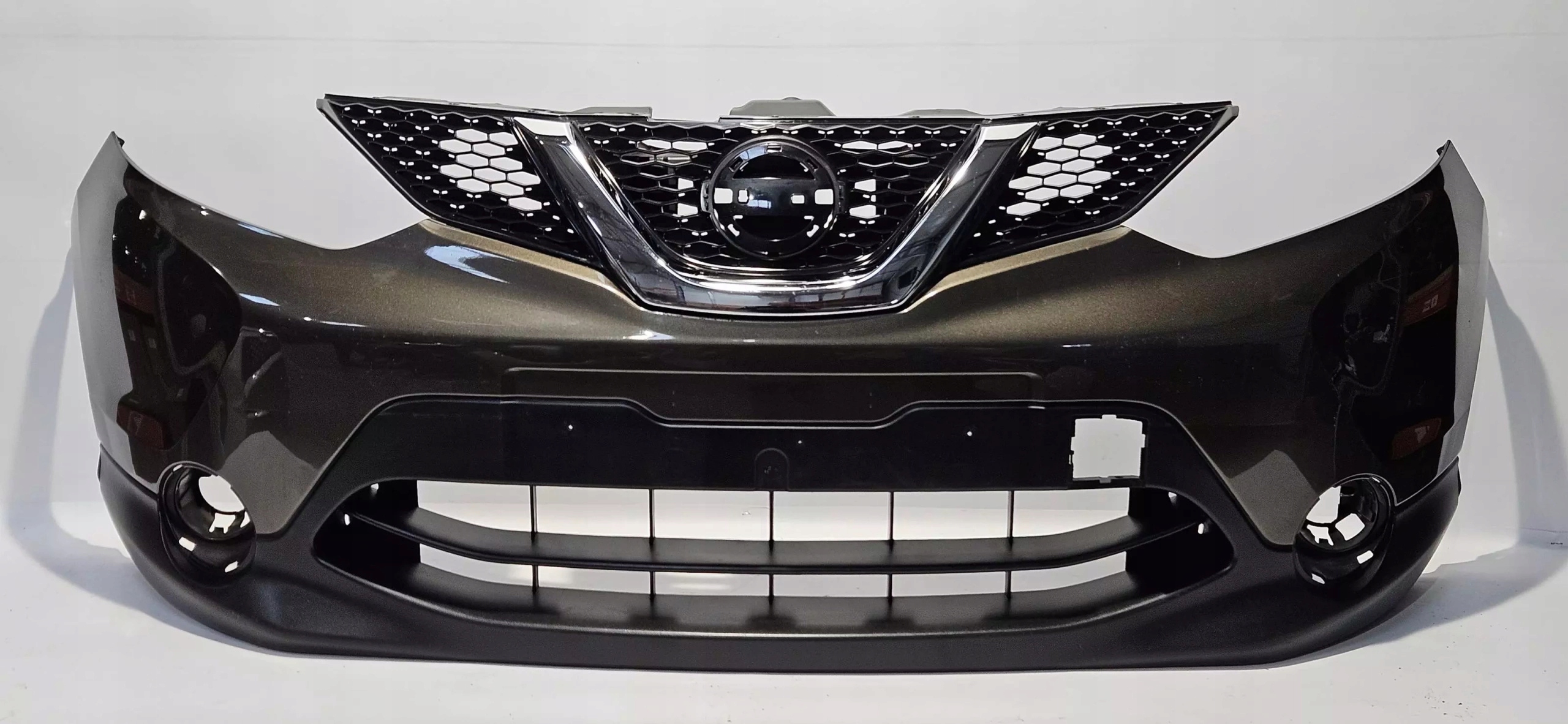 front bumper + grille NISSAN QASHQAI J11 13-17