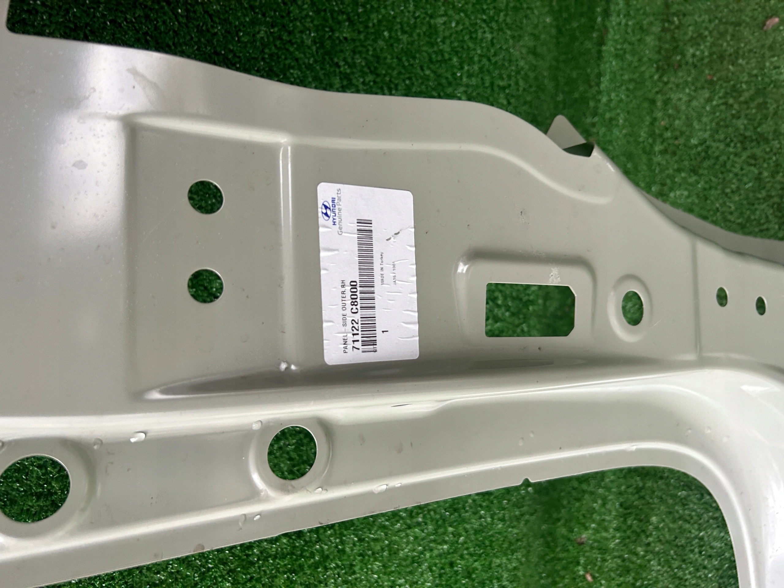 Hyundai i20 II pillar side front 71122C8000