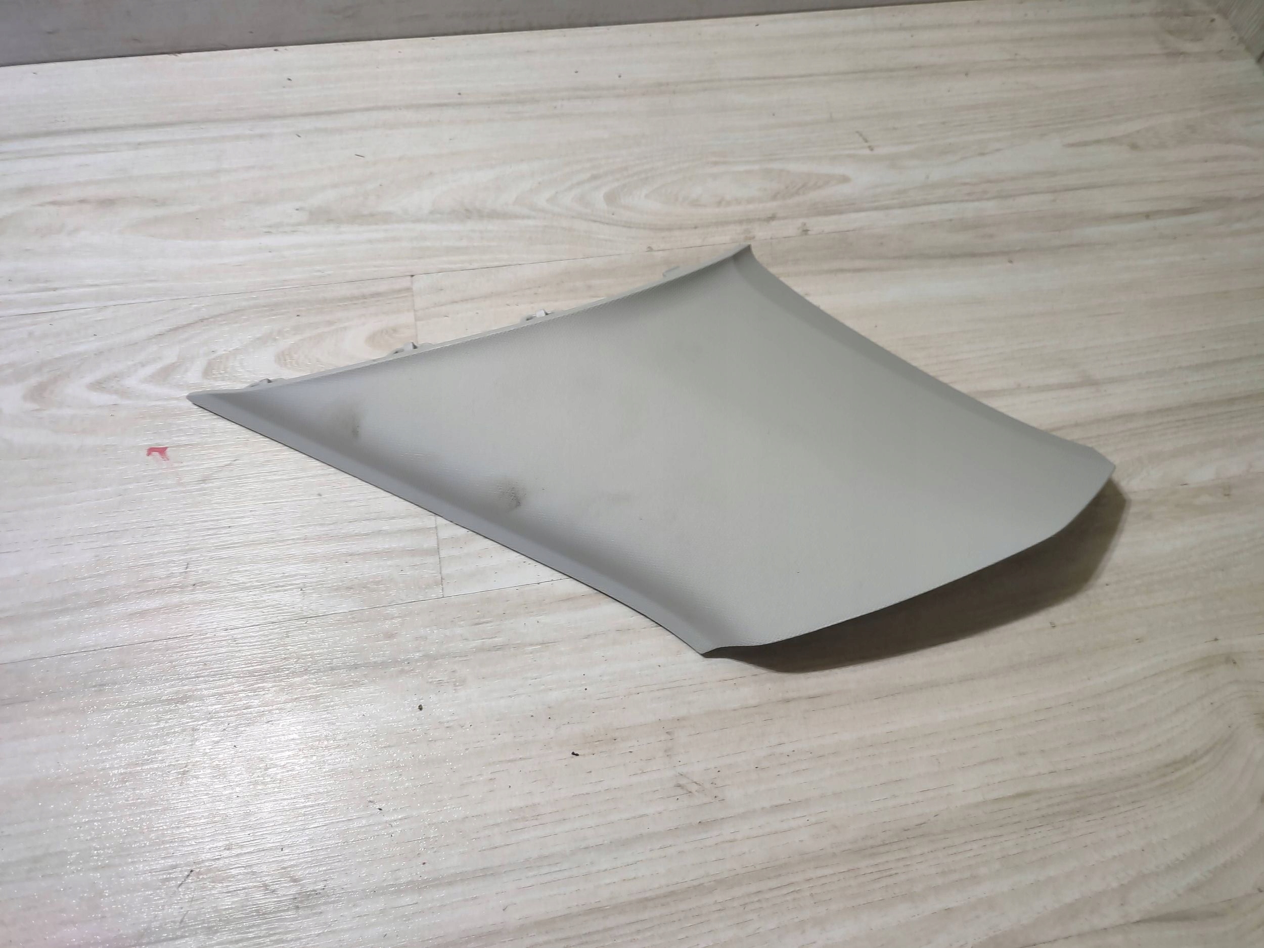 Skoda Scala 2020 cover central slupka / C