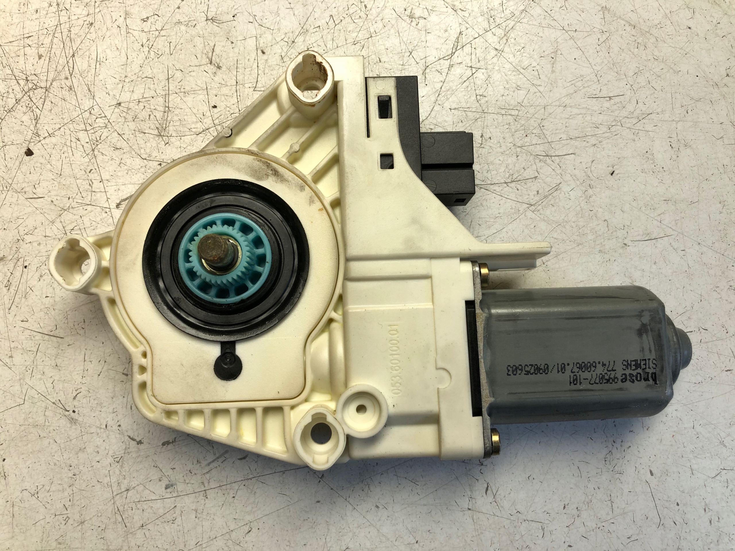 AUDI A6 C6 Micro moteur Vitres Droite Avant 4F0959802B