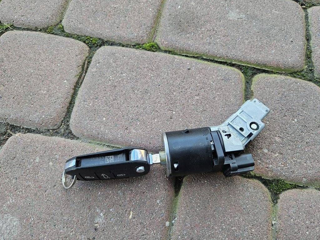 ignition lock cylinder key bebenek door Opel Crossland X