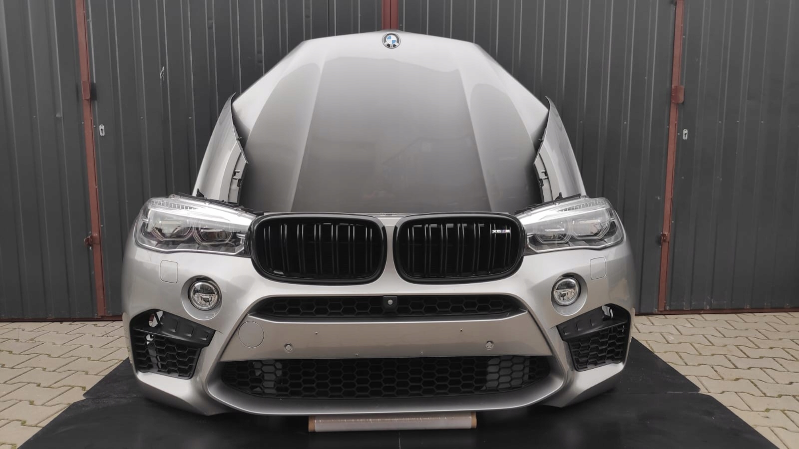 BMW X6 F86 MASKA BŁOTNIK ZDERZAK CHŁODNICE PAS C28