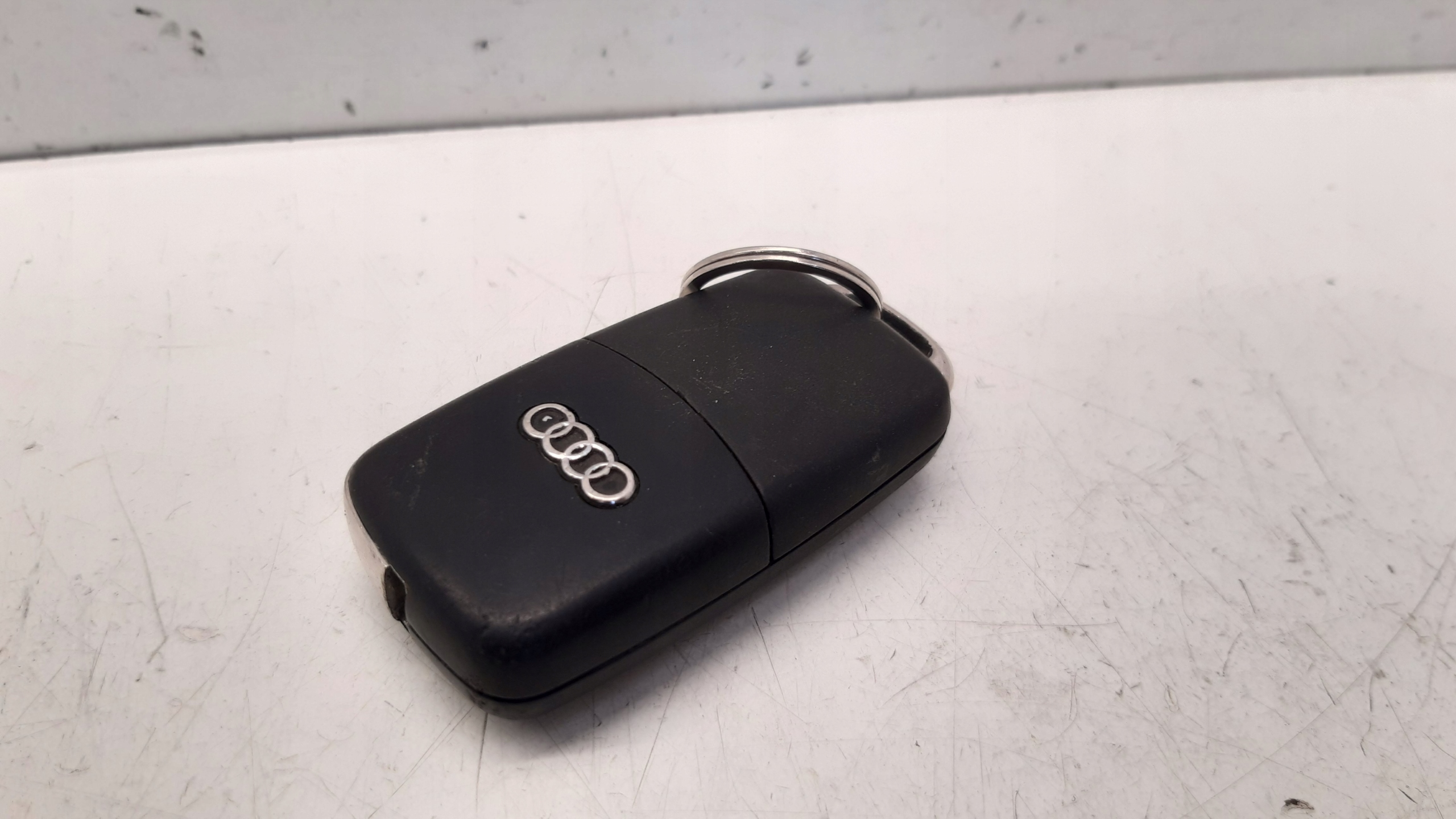 Pilot kluczyka 4E0837220D Audi A8 D3