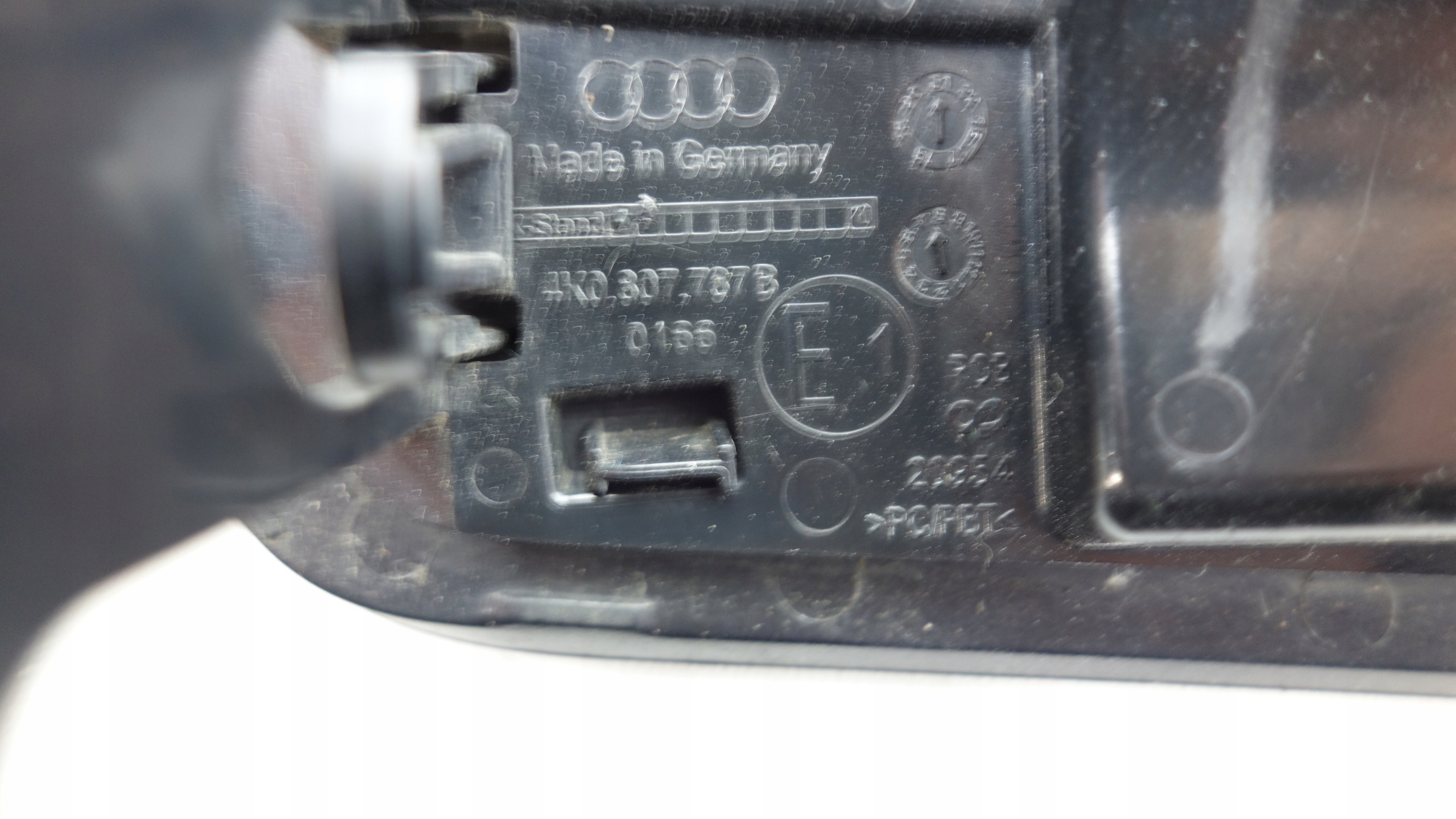 Verschlußstopfen der Spritzdüse links AUDI A6 C8 2018- 4K0807787B