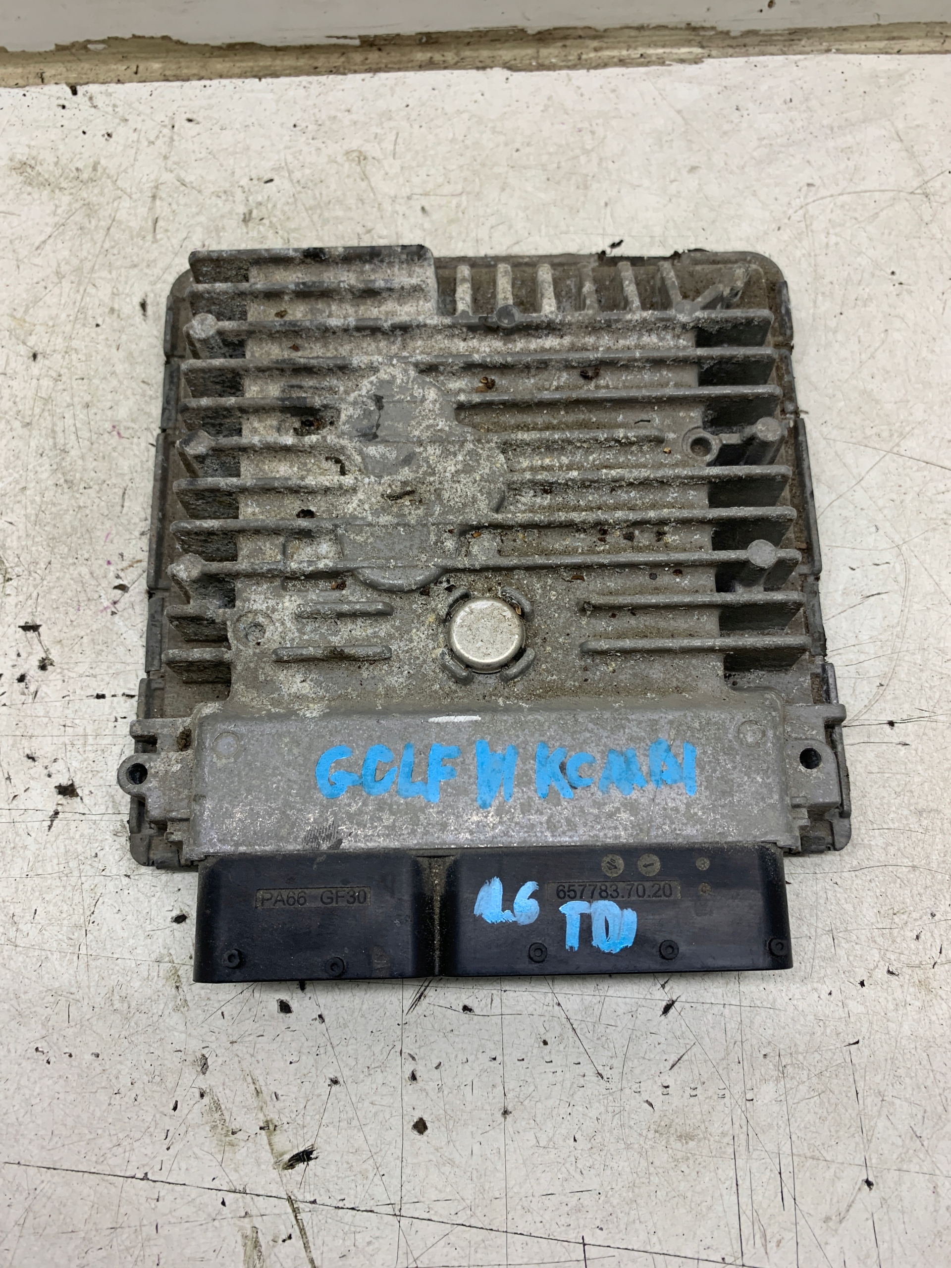 computer control unit of the engine 03L906023A VW GOLF 6 1.6 TDI