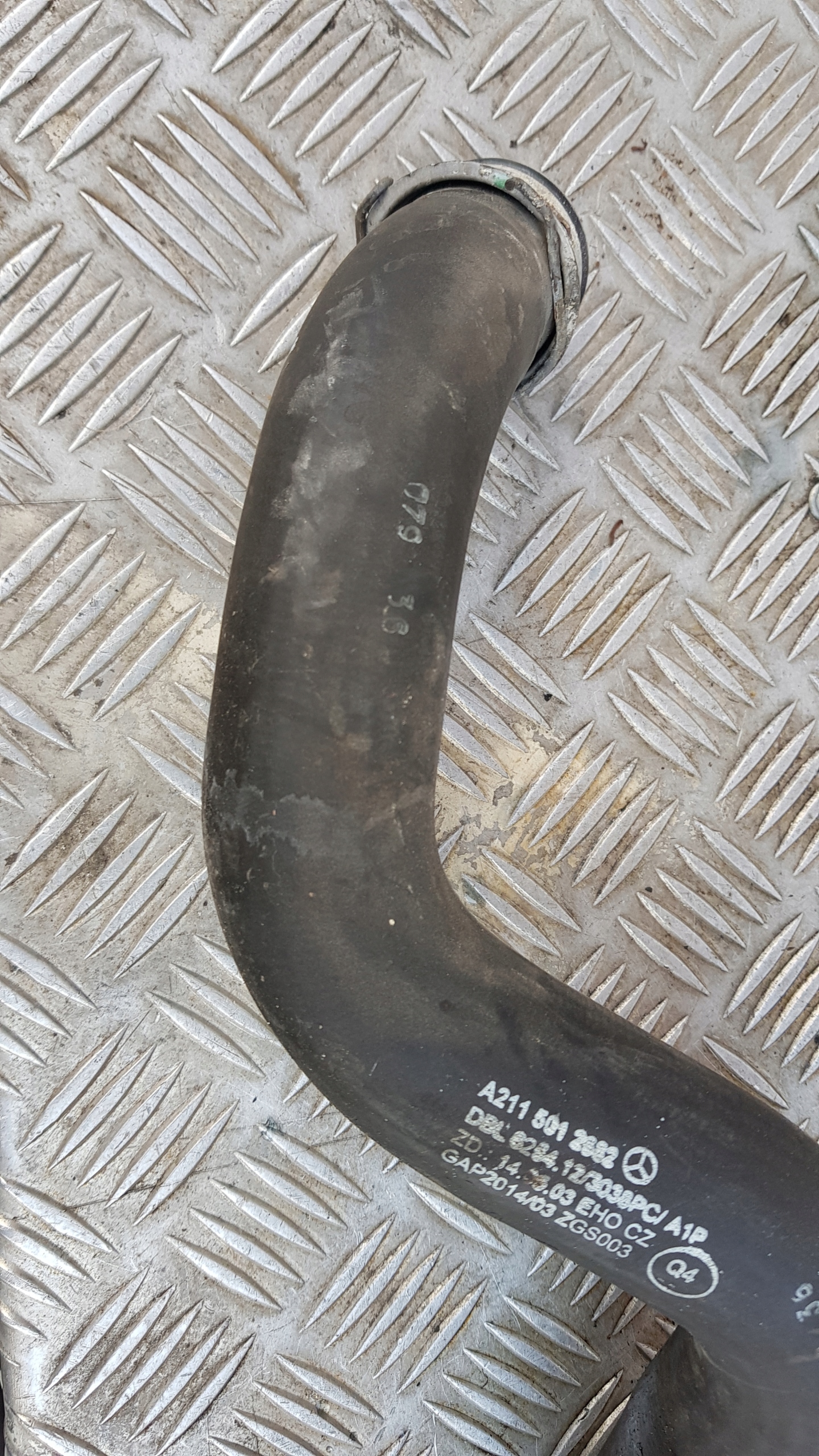 MERCEDES W211 wiring pipe A2115012682 radiator