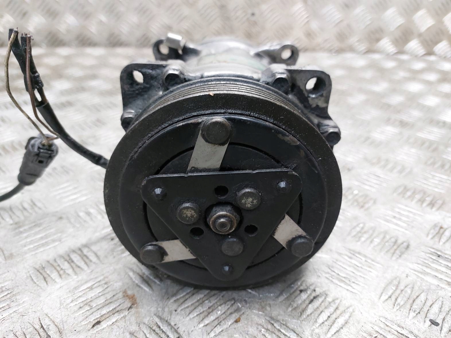 compressor compressor; of the air conditioning PEUGEOT 807 and 2.2 HDI