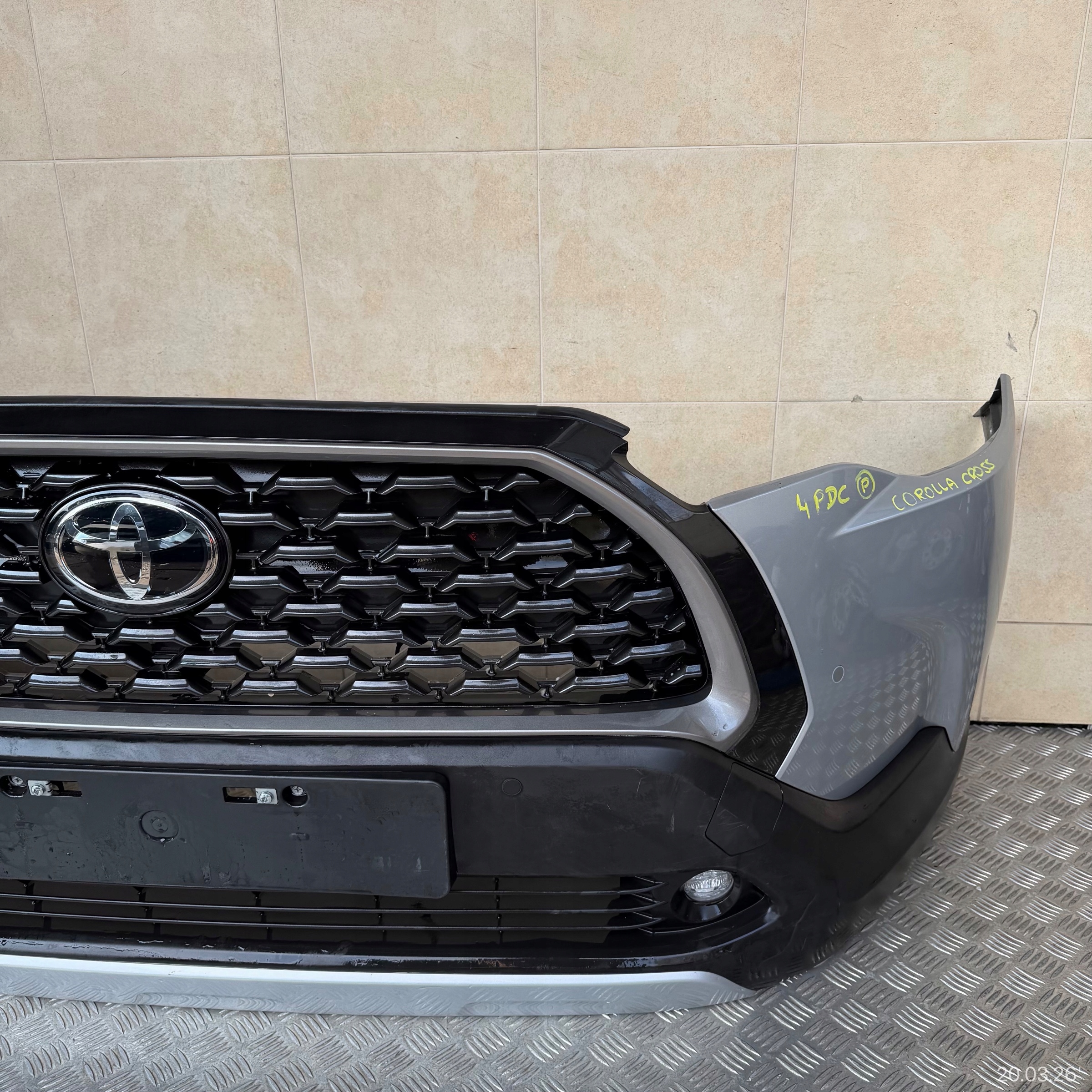 front bumper complete TOYOTA COROLLA CROSS 2025 ROK 4 PDC