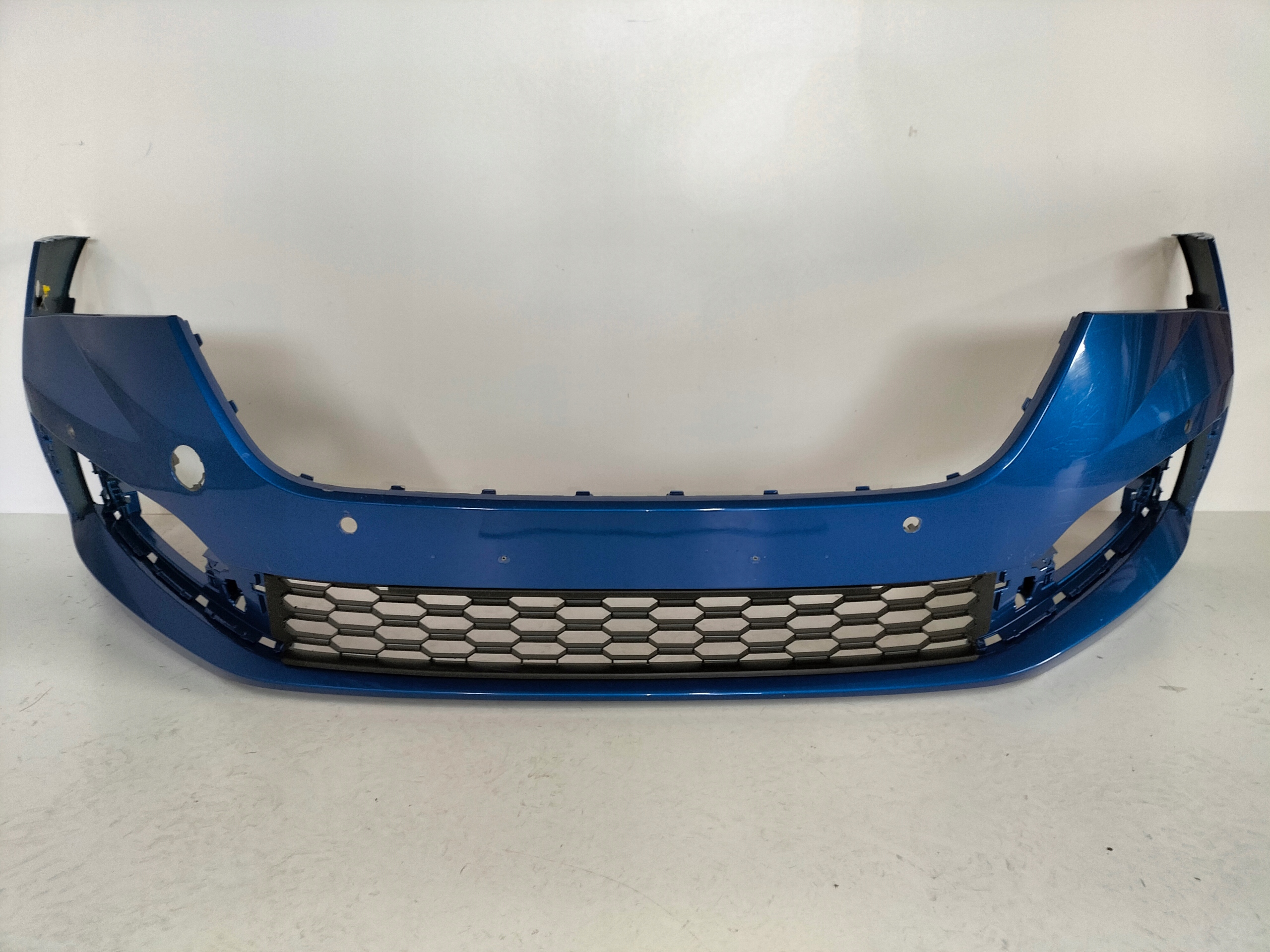 FRONTSTOSSSTANGE VORNE SKODA SCALA 19