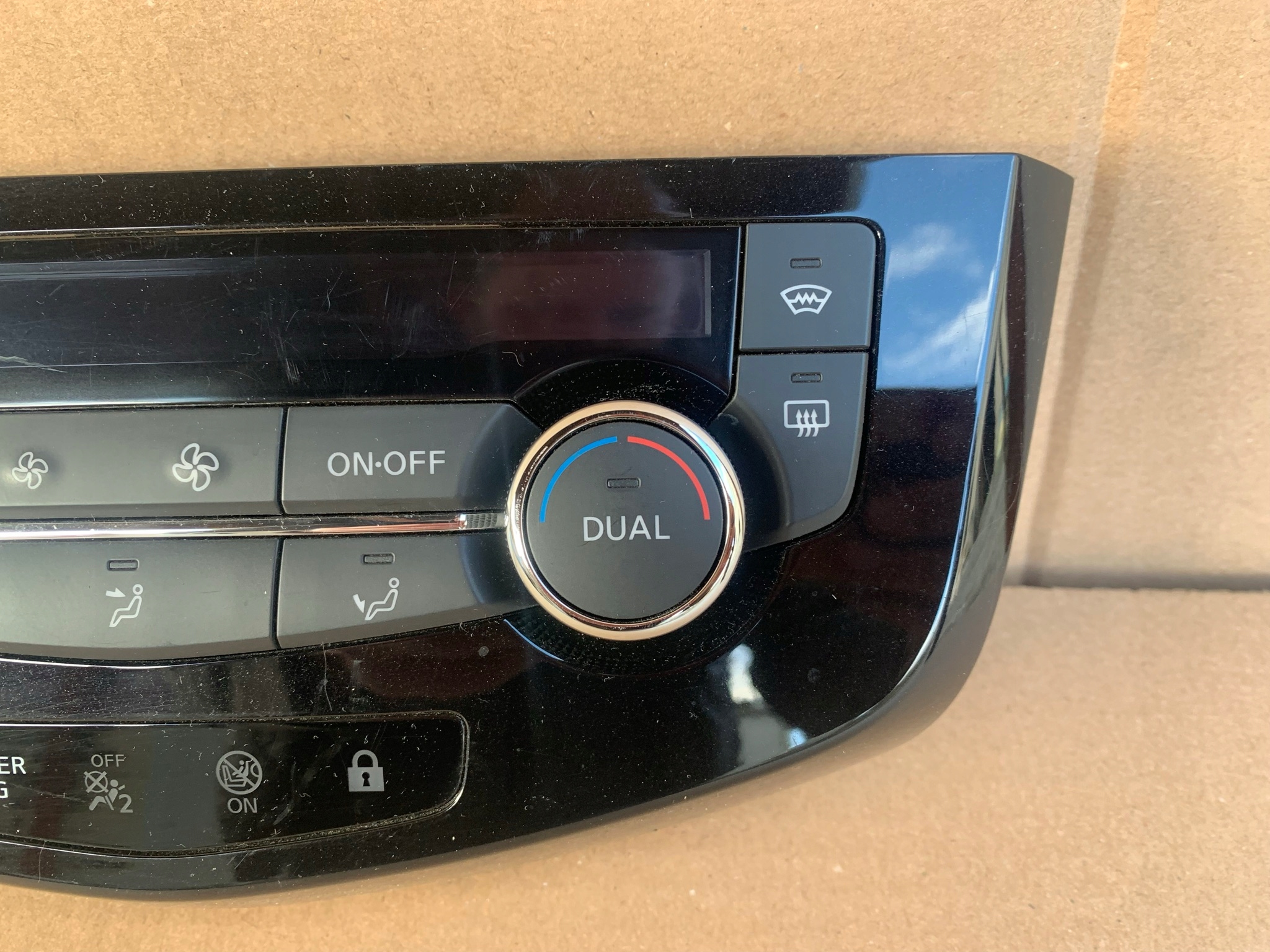 NISSAN X-TRAIL T32 UNITE COMMANDE CLIMA QASHQAI II