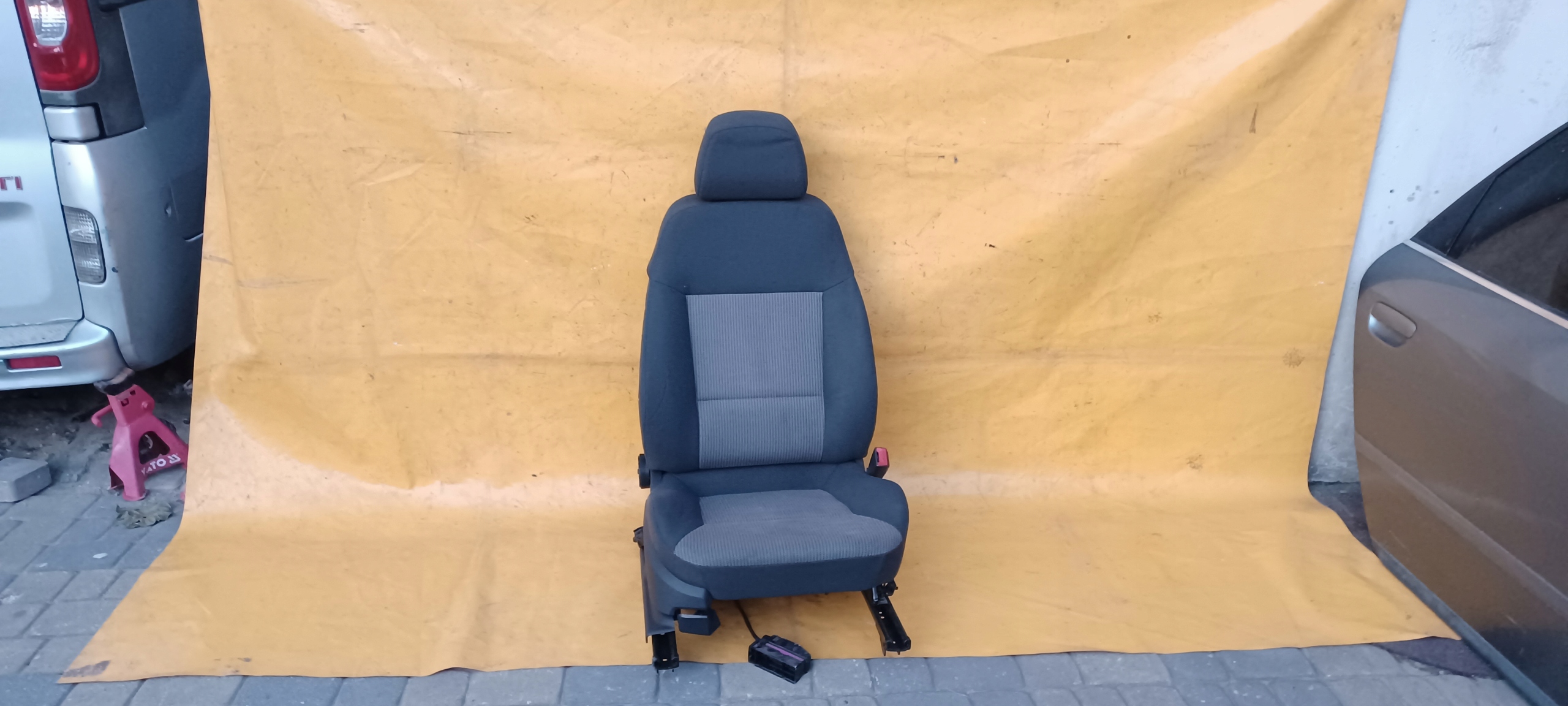 Сидіння праве з подушкою безпеки Vectra C 02-05r