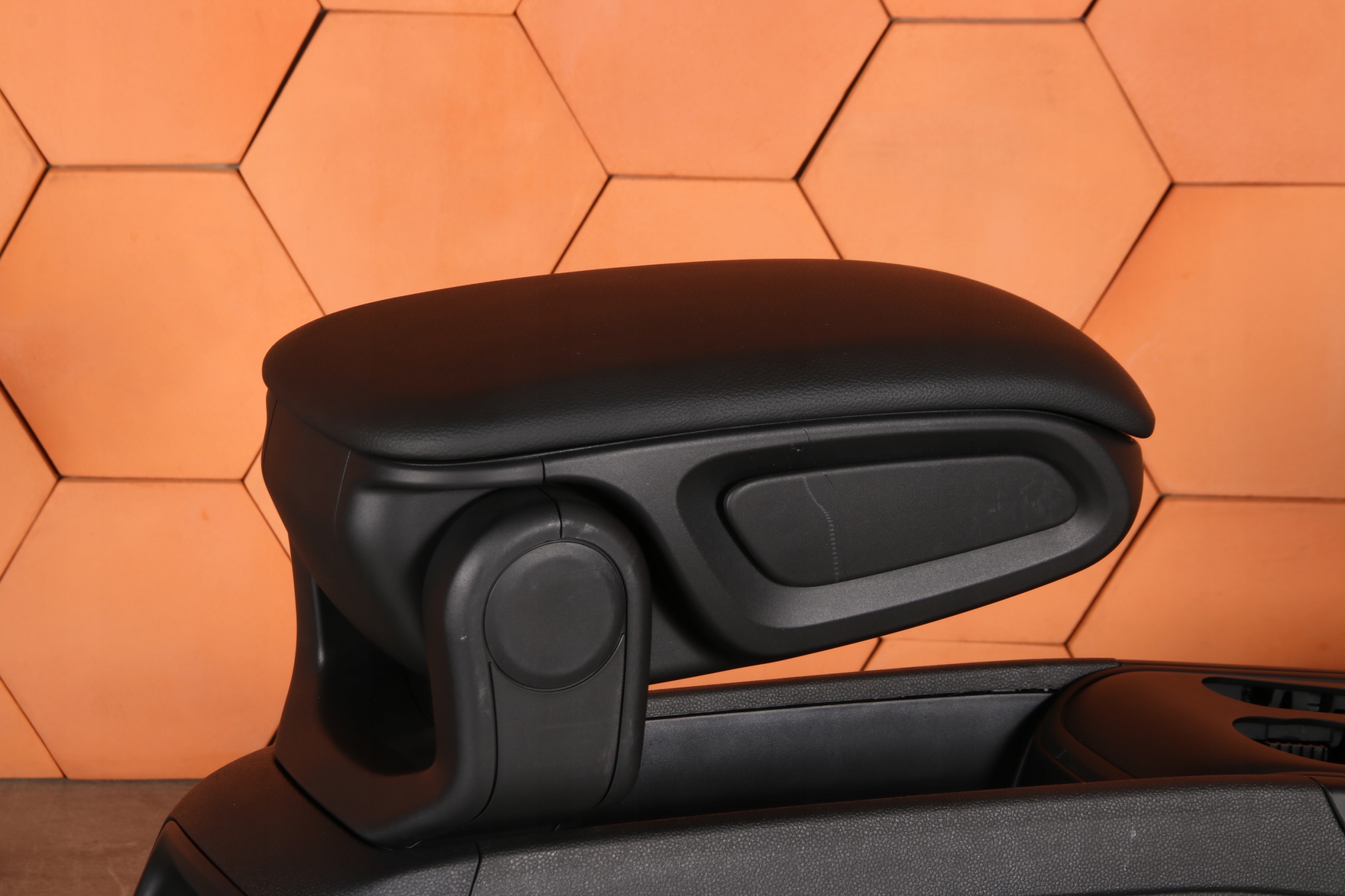 MINI F60 COUNTRYMAN TUNEL central console armrest