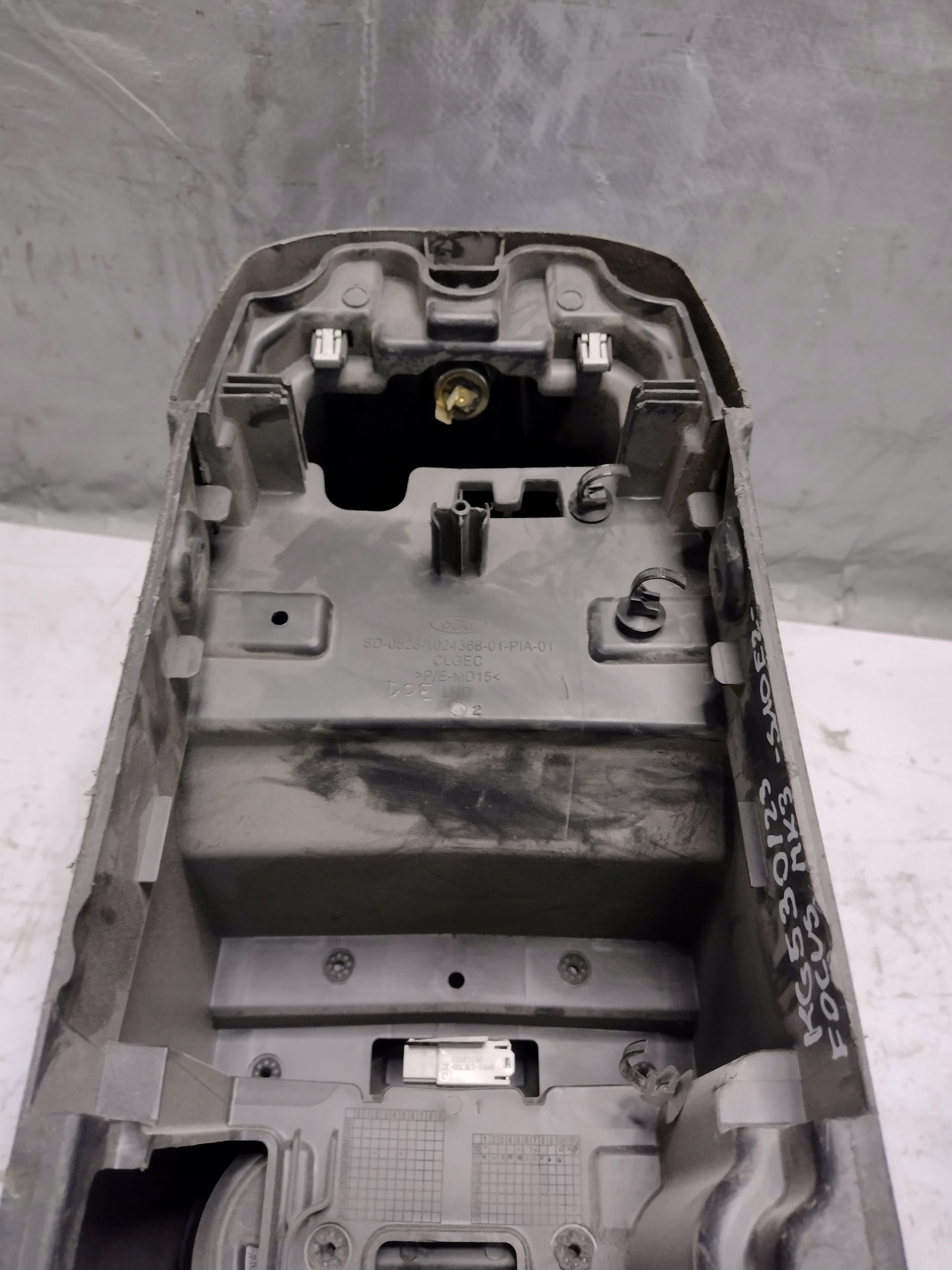 Tunel mitte Ford Focus MK3 III OE SD-0526-1024368-01