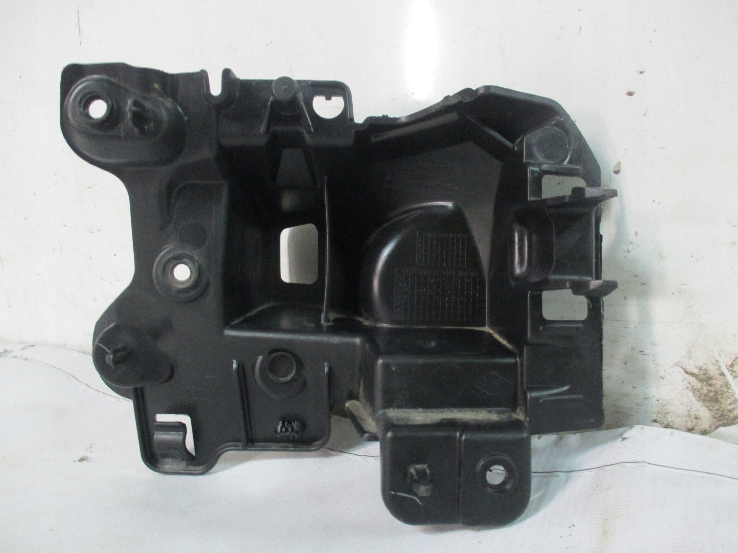 bumper bracket left rear part Renault Clio 4 IV 850456409R