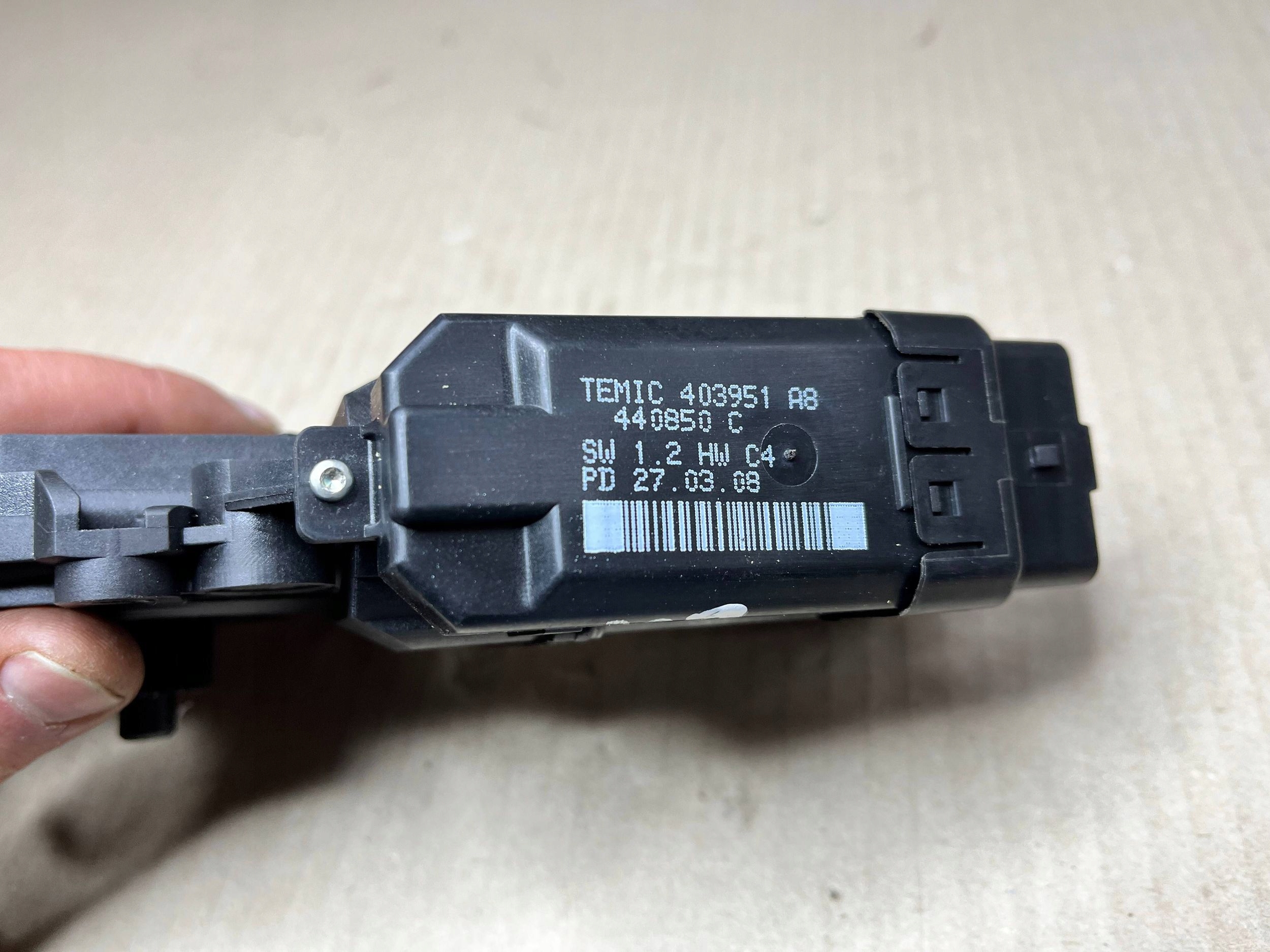Micro moteur Vitres Arrière KIA Ceed 834501H010