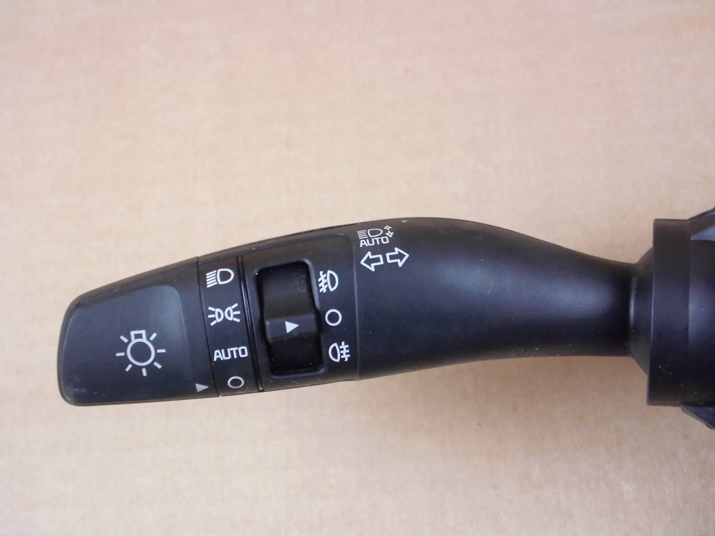 KIA SPORTAGE IV 2015-2021 DEVIO LUCI DEVIO INTERRUTTORE COMANDO LUCI TERGICRISTALLI ZESPOLONY