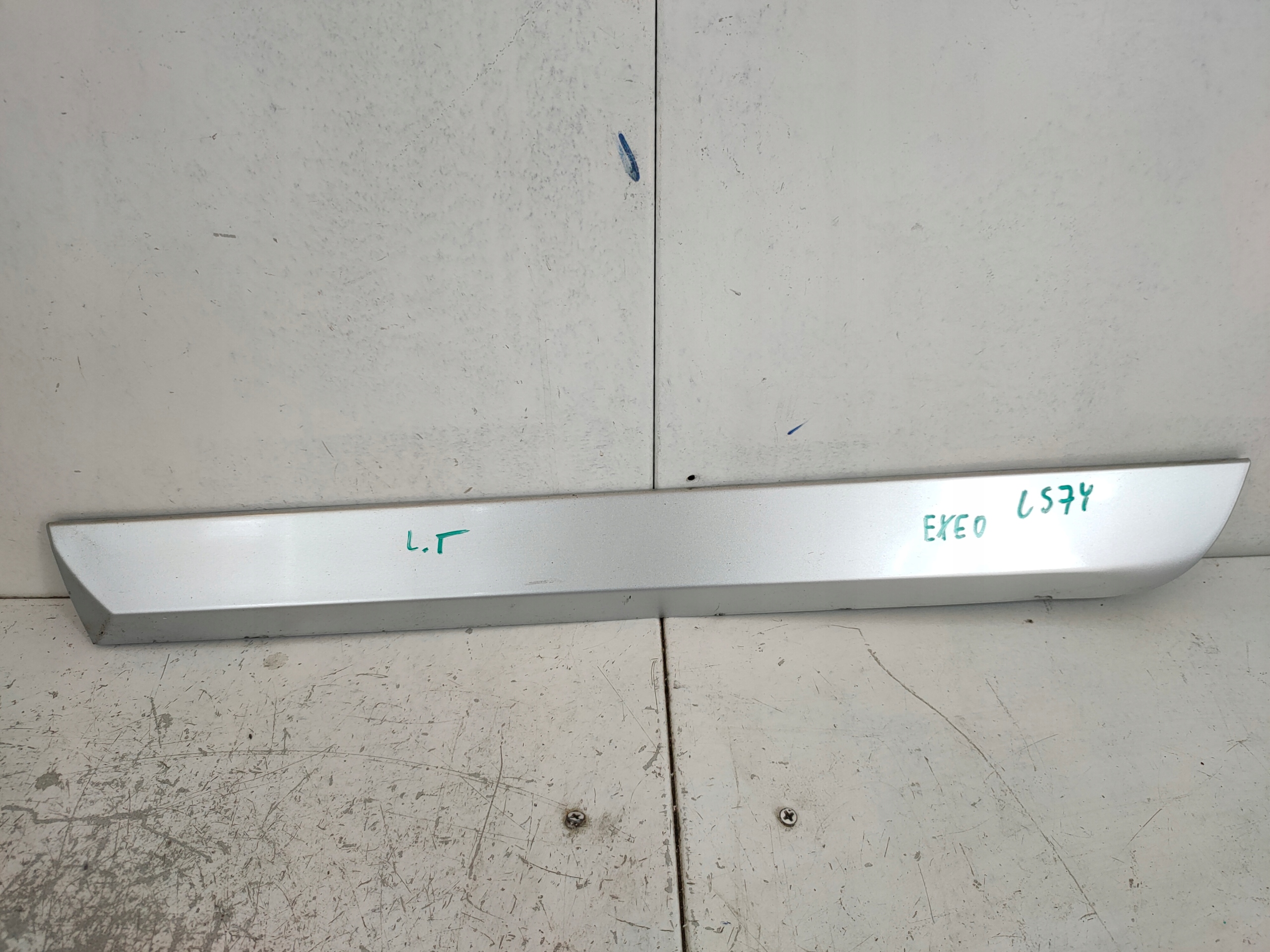 НАКЛАДКА ДВЕРИ ЛЕВЫЙ ЗАД. Ls7y SEAT EXEO