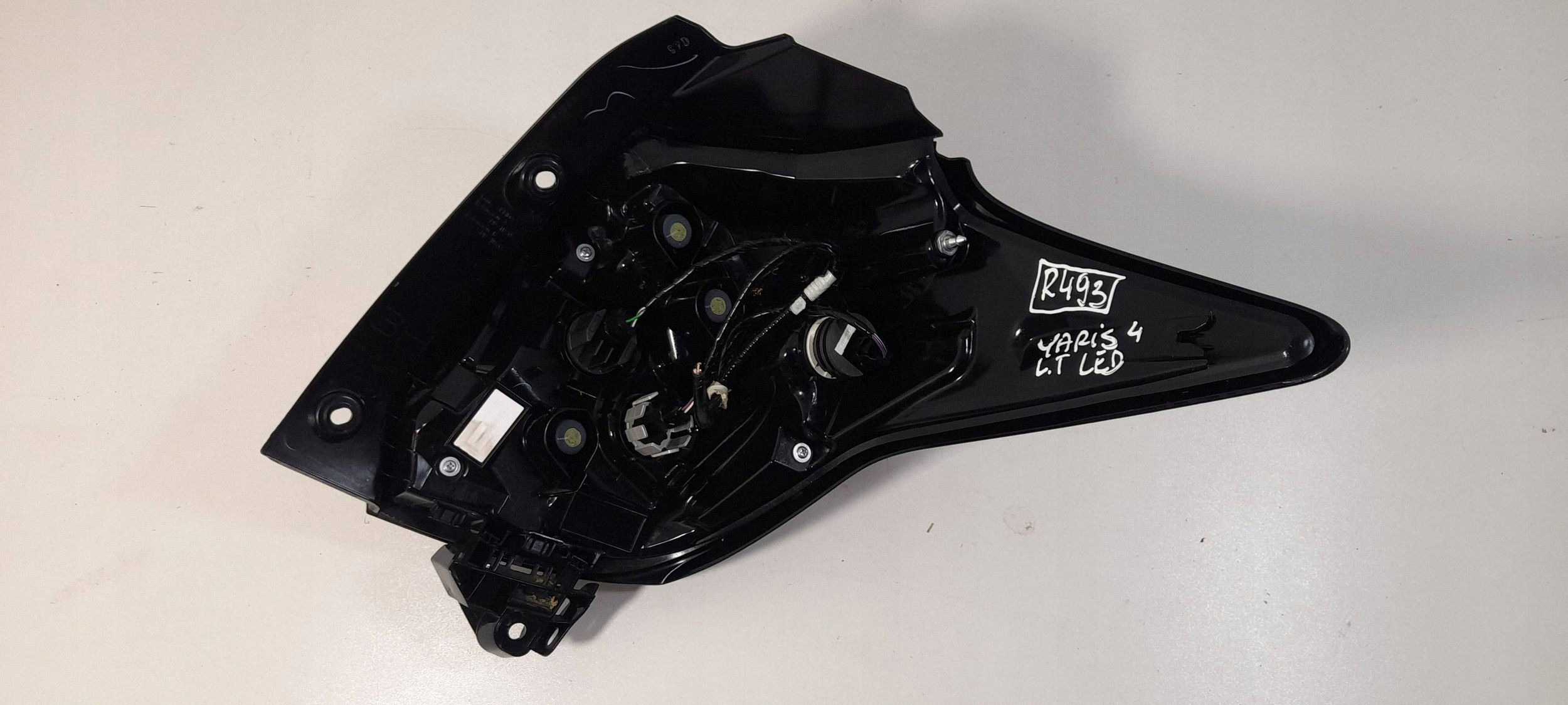 Toyota Yaris IV XP21 light rear left KOITOK012 LED (R493)
