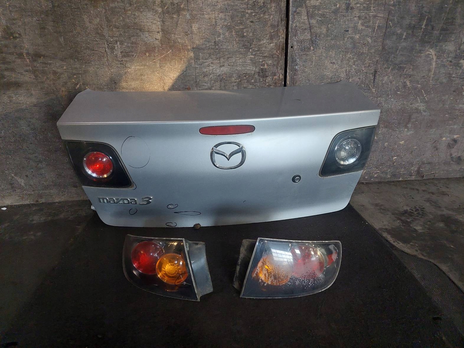 trunk door boot + lights MAZDA 3 and BK 22V sedan