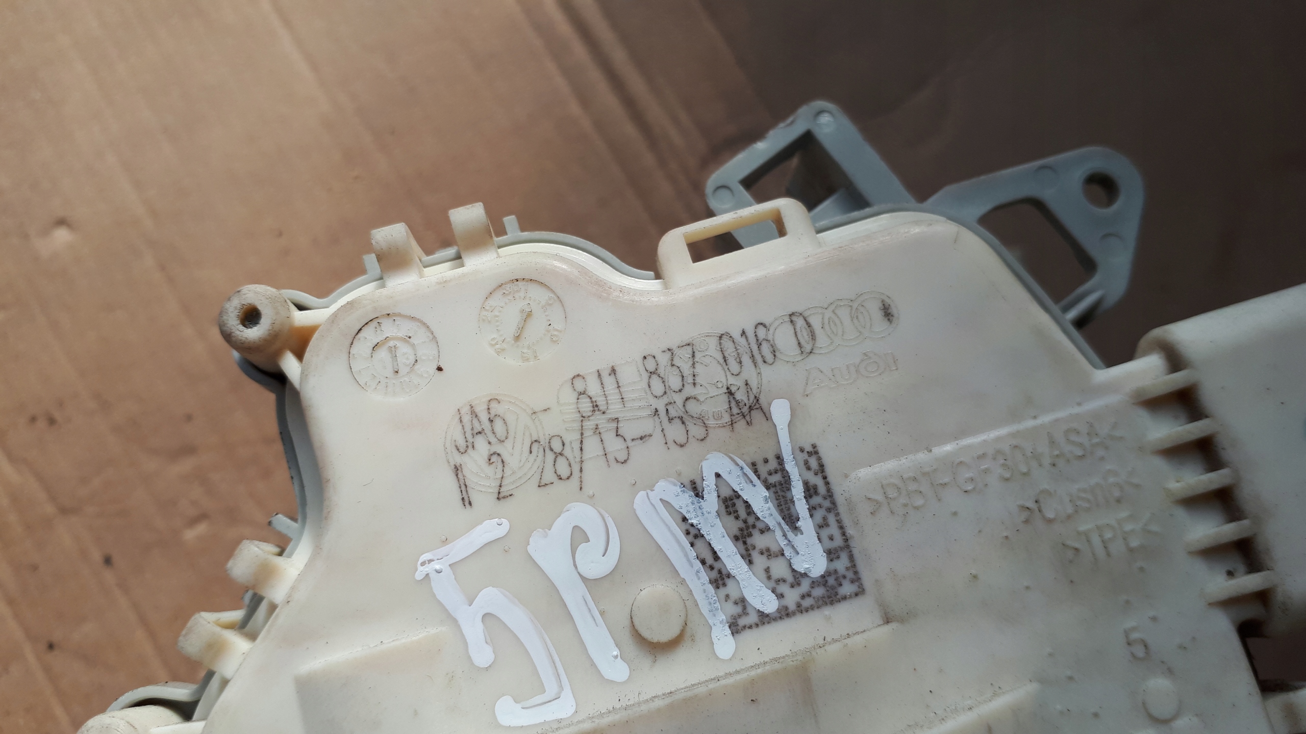 A6 C7 4G lock door right front 5PIN A7 S4 B8 A5