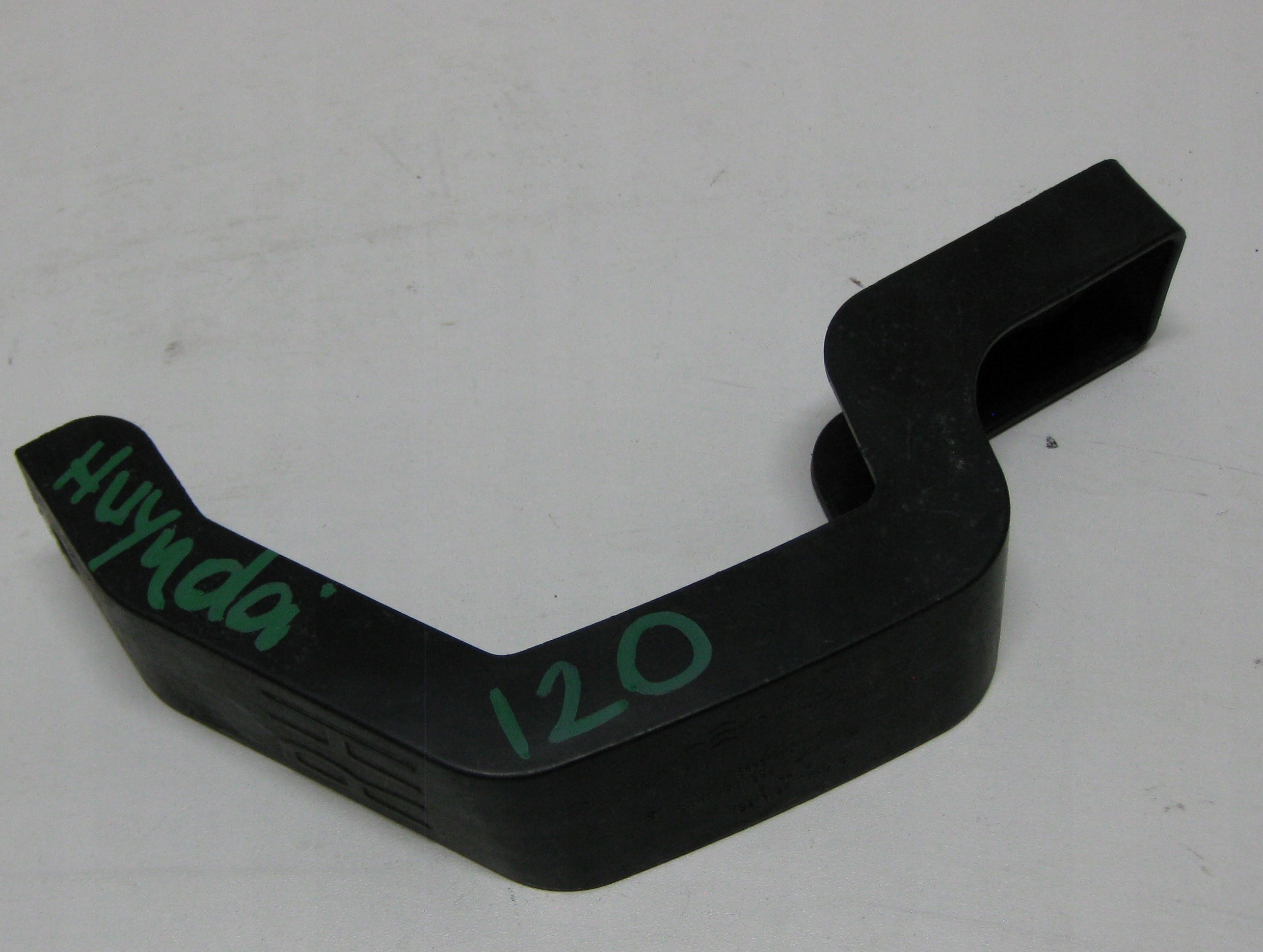 Hyundai I20 bumper bracket right 86681-C8000