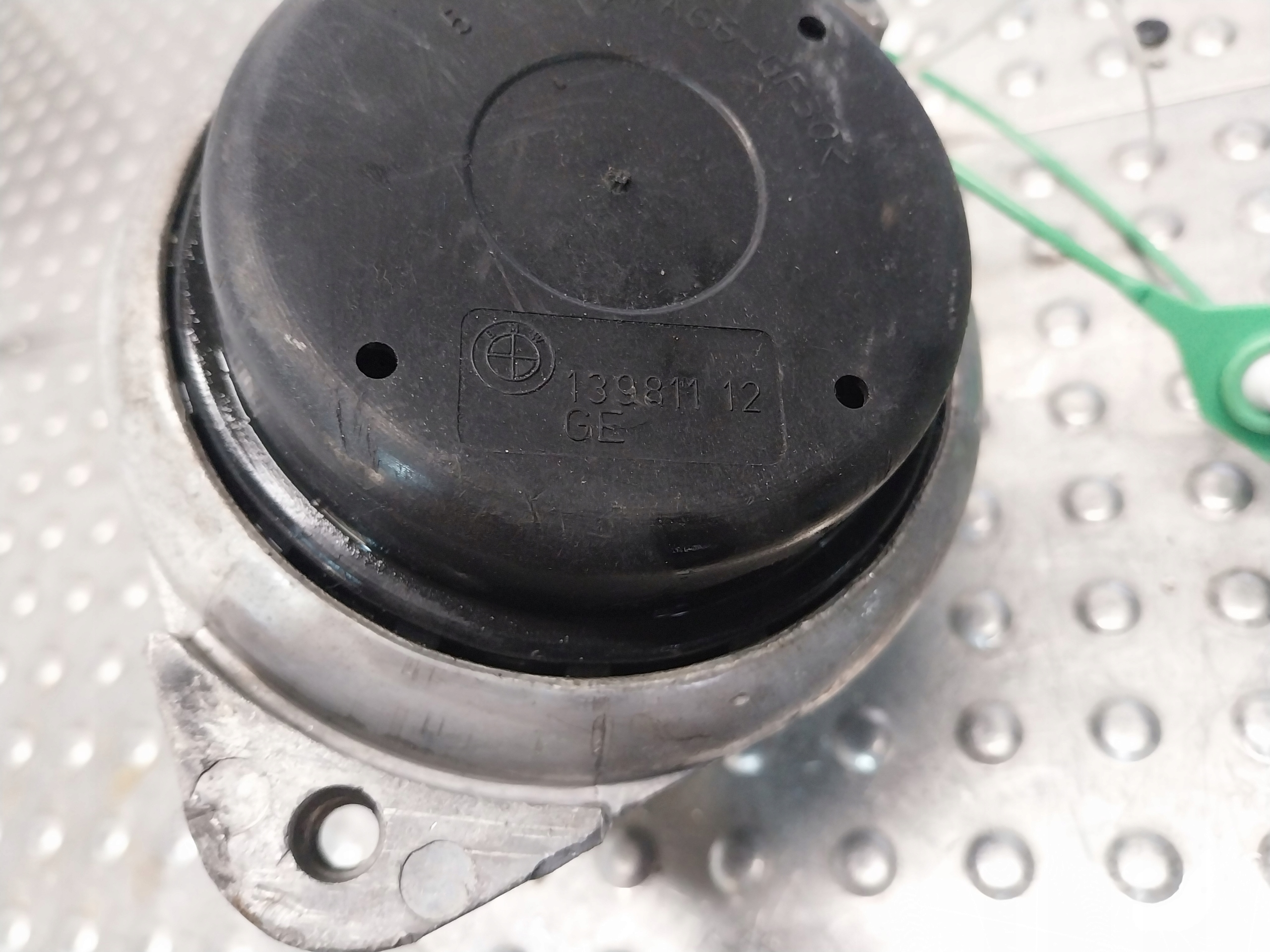 holder engine mount right 6773743 BMW E92 E81 E87 E90 E91 E93 N43 N47