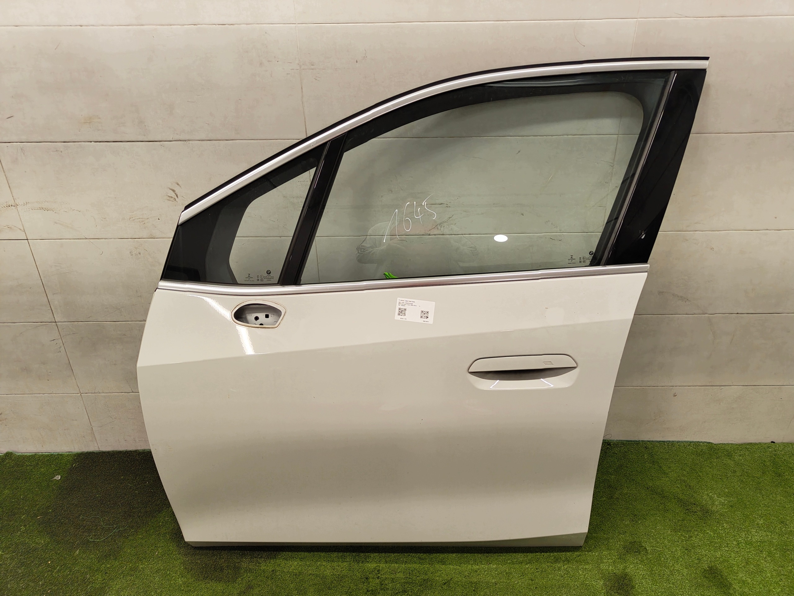BMW U06 dveře levý předek A300