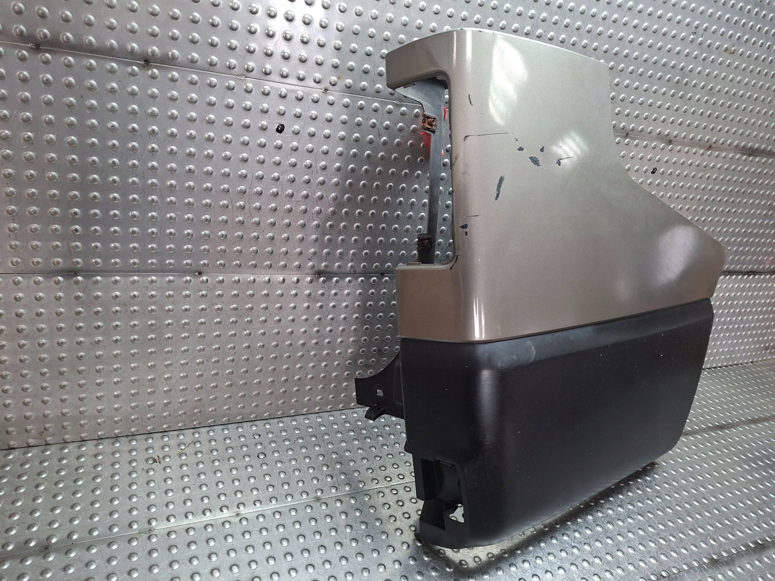 Ecke der Stoßstange rechts heck 850164989R RENAULT TRAFIC III 2014