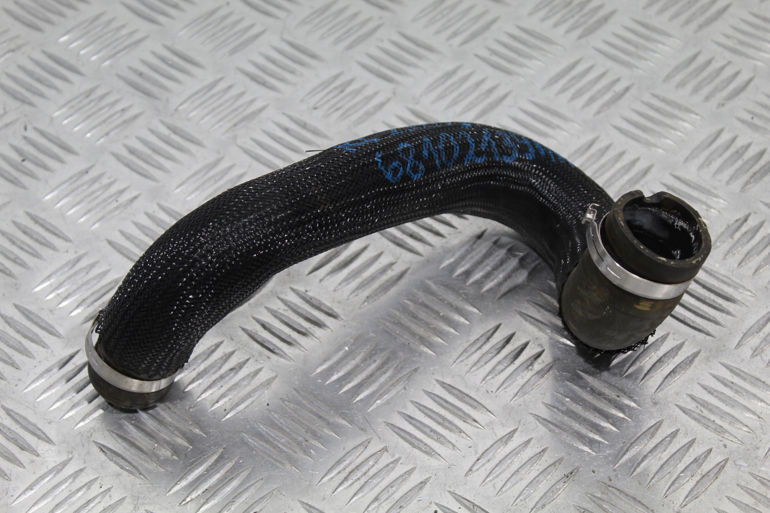 crijevo prijenos vode JEEP CHEROKEE V KL 68102129AA