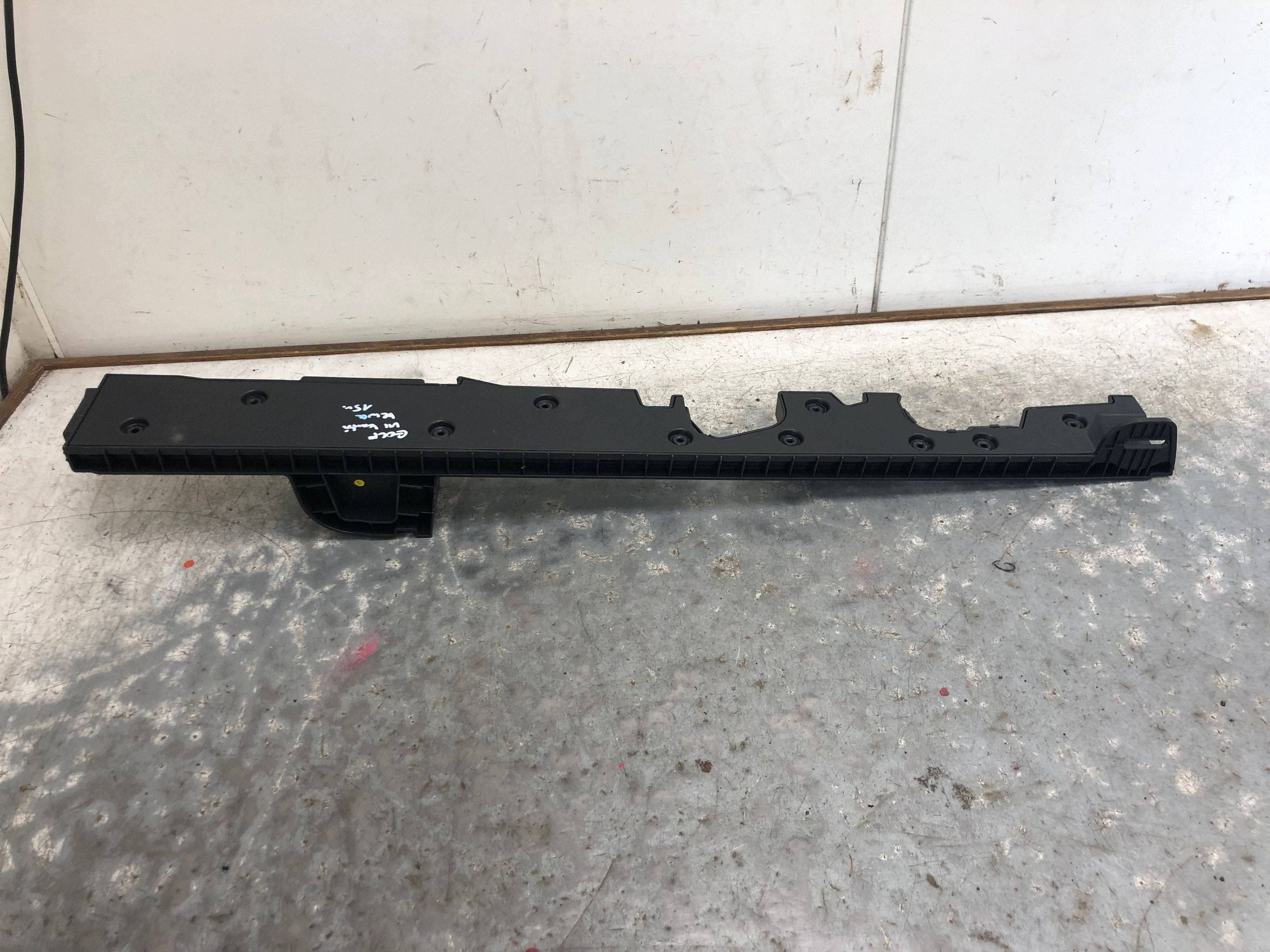 moulding boot left VW GOLF VII KOMBI 5G9864511F