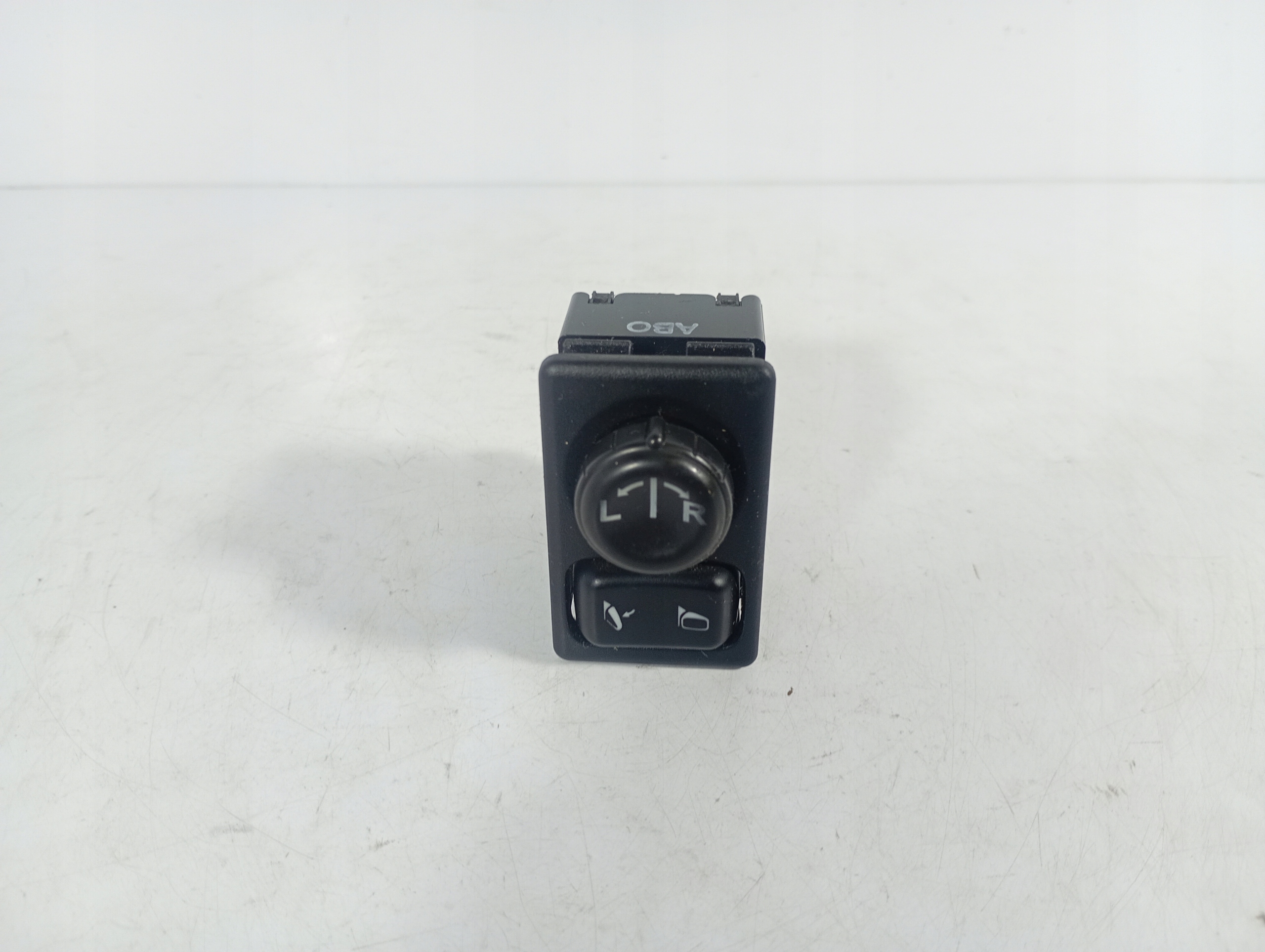 NIssan X-Trail T30 00-07 switch switch REGULACJA PANEL of mirrors