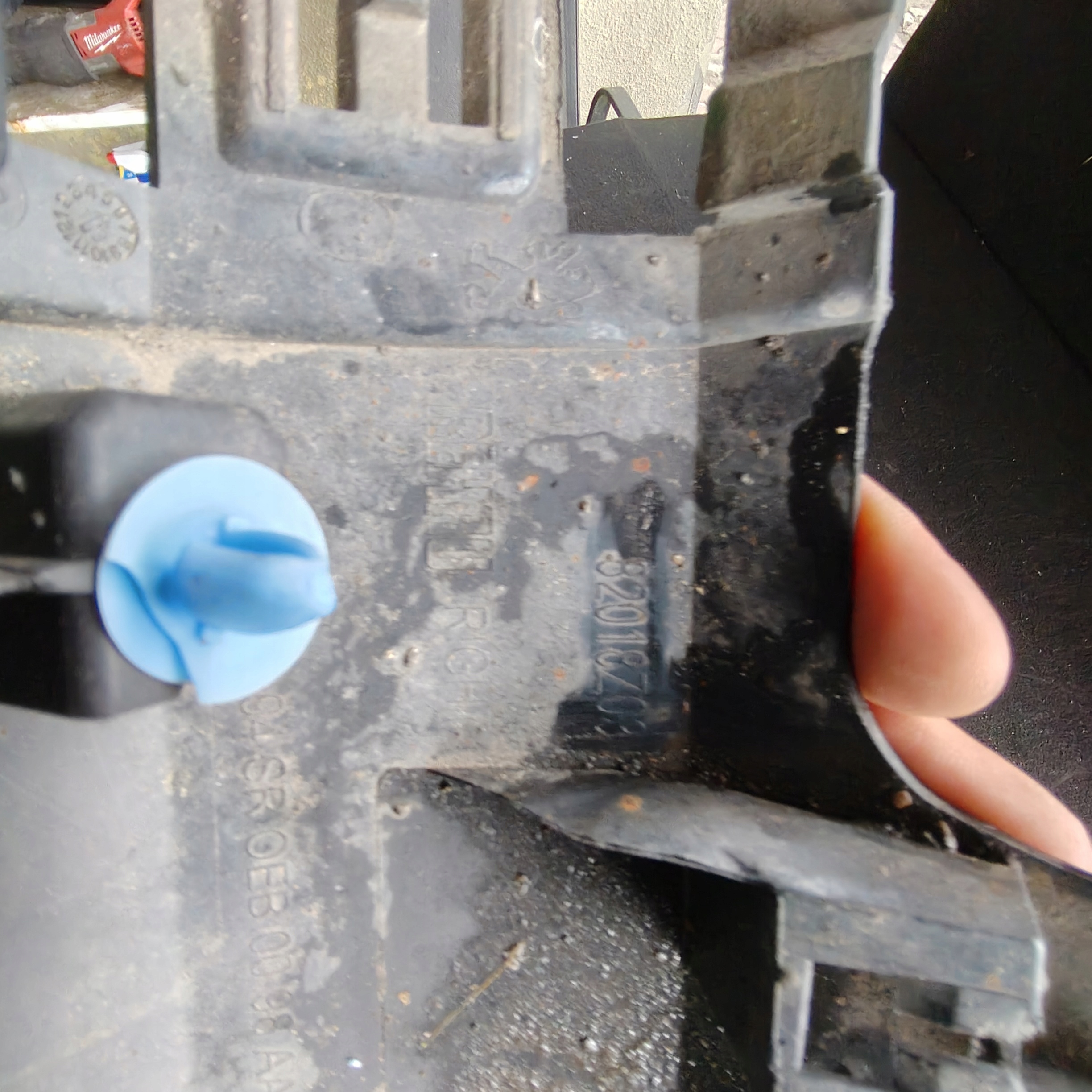 moulding threshold right PEUGEOT 2008 and SAMA pipe end